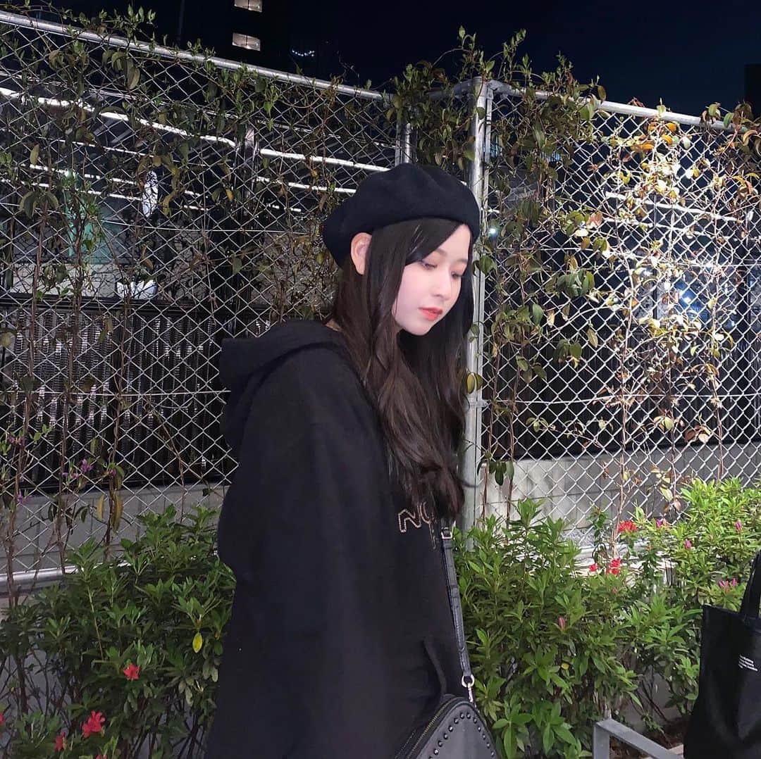 のインスタグラム：「春服ほしいぬあ💭💭🧐🌊」