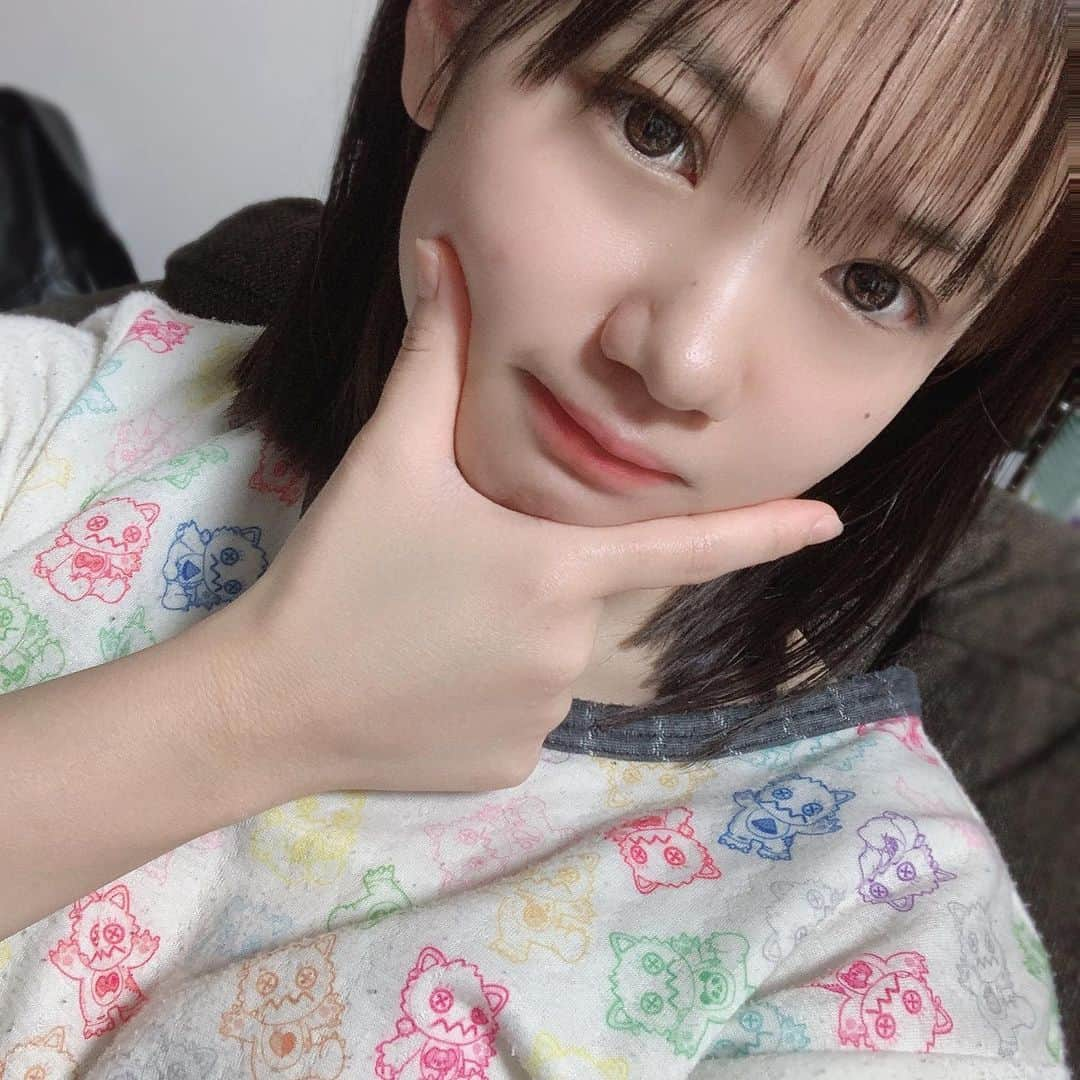 横山玲奈さんのインスタグラム写真 - (横山玲奈Instagram)「🙈🙉🙊 . . たまにはゆーっくりっておもって 心も体もゆっくり休ませました KOKORO&KARADAですからねぇ がおっきーのルームウェア着やすすぎて大好き、いくらでも寝れる、じゃあまたおやすみ笑 . . #helloproject #morningmusume21 #モーニング娘21 #横山玲奈」4月5日 20時48分 - reina_yokoyama.official