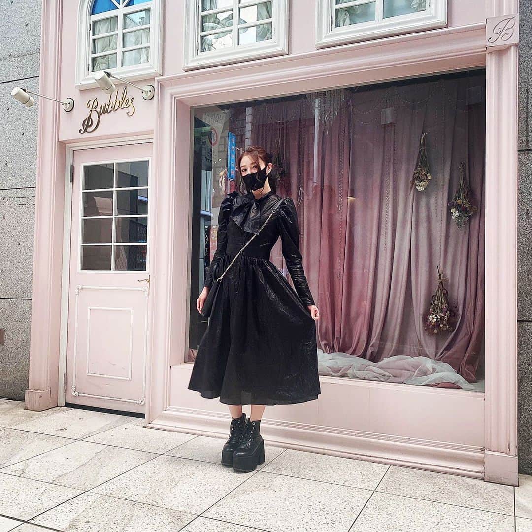 Raniのインスタグラム：「If there is an encounter, there is a farewell   #fashion #ootd #tbt #remember #black #makeup #harajuku #bubblestokyo #tokyo #omotesando」