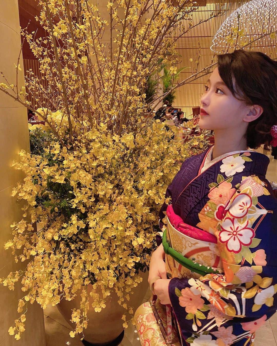 吉田恵美さんのインスタグラム写真 - (吉田恵美Instagram)「和服が一番落ち着く🥰 春はお花で溢れててしあわせ💐  #ペニンシュラ東京  #peninsula #thepeninsulatokyo」4月5日 21時39分 - _yoshida_megumi