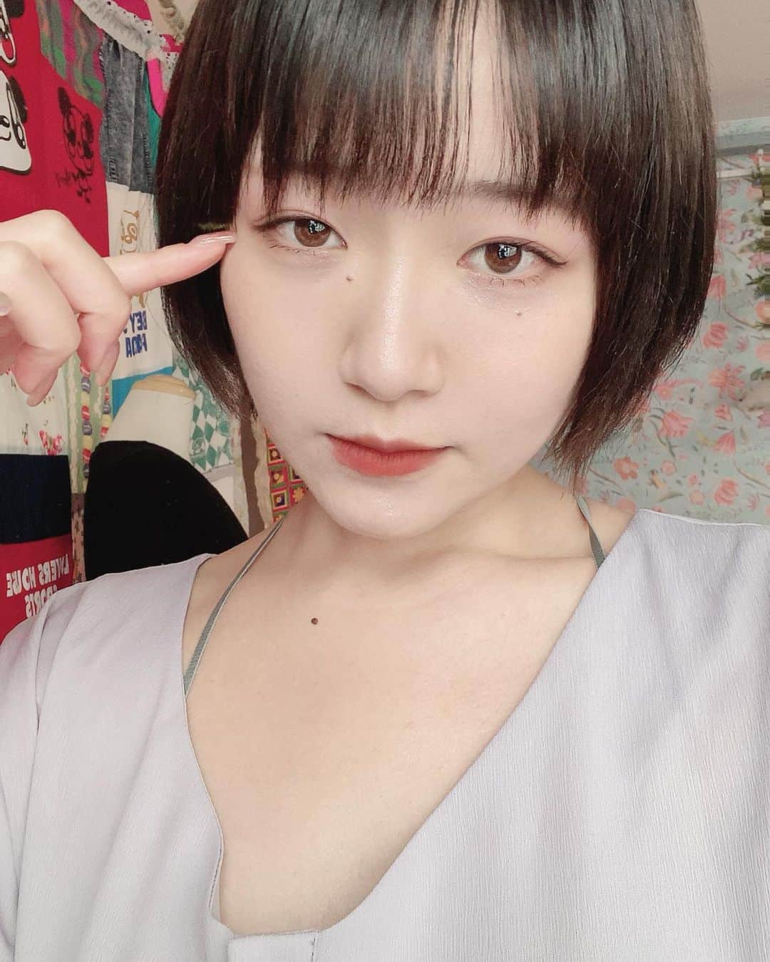 いおりのインスタグラム：「やっとまた写真に映るエネルギーが溜まってきました  どんなにやった方がいい事でも頼まれても無理な時は本当に無理って事もわかりました。  またご縁がありましたらカメラマンさん達またよろしくお願いします🙏」