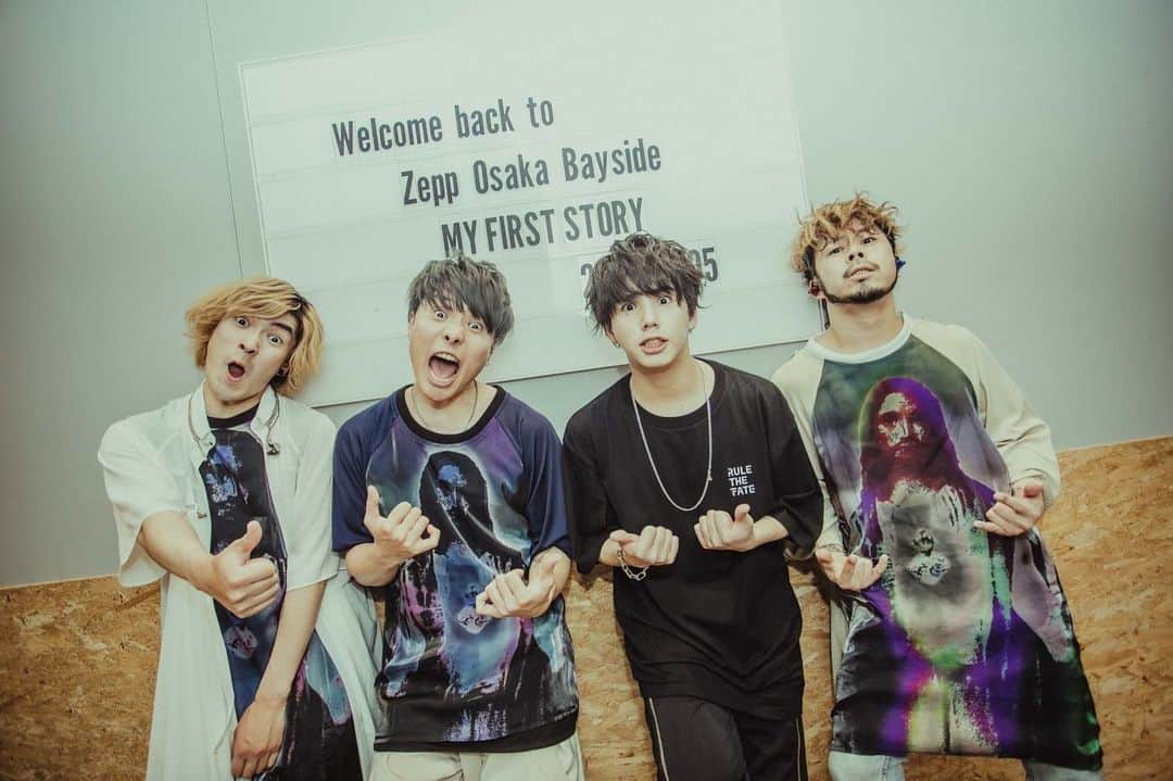 MY FIRST STORYさんのインスタグラム写真 - (MY FIRST STORYInstagram)「Thank You!! STORYTELLER!!  Thank You!! Zepp Osaka Bayside Day1!!  明日の大阪も宜しくお願いします!!  @nekoze_photo   #マイファス #ストテラ」4月5日 22時20分 - myfirststoryofficial