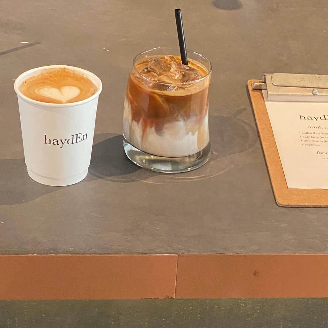 のインスタグラム：「.  住所非公開のお店☕️ @hayden_tokyo さん。  店内はゆったり出来て 落ち着く空間でした✨ 雰囲気もすき。  #蔵前#蔵前カフェ#cafe #カフェ巡り#tokyocafe」