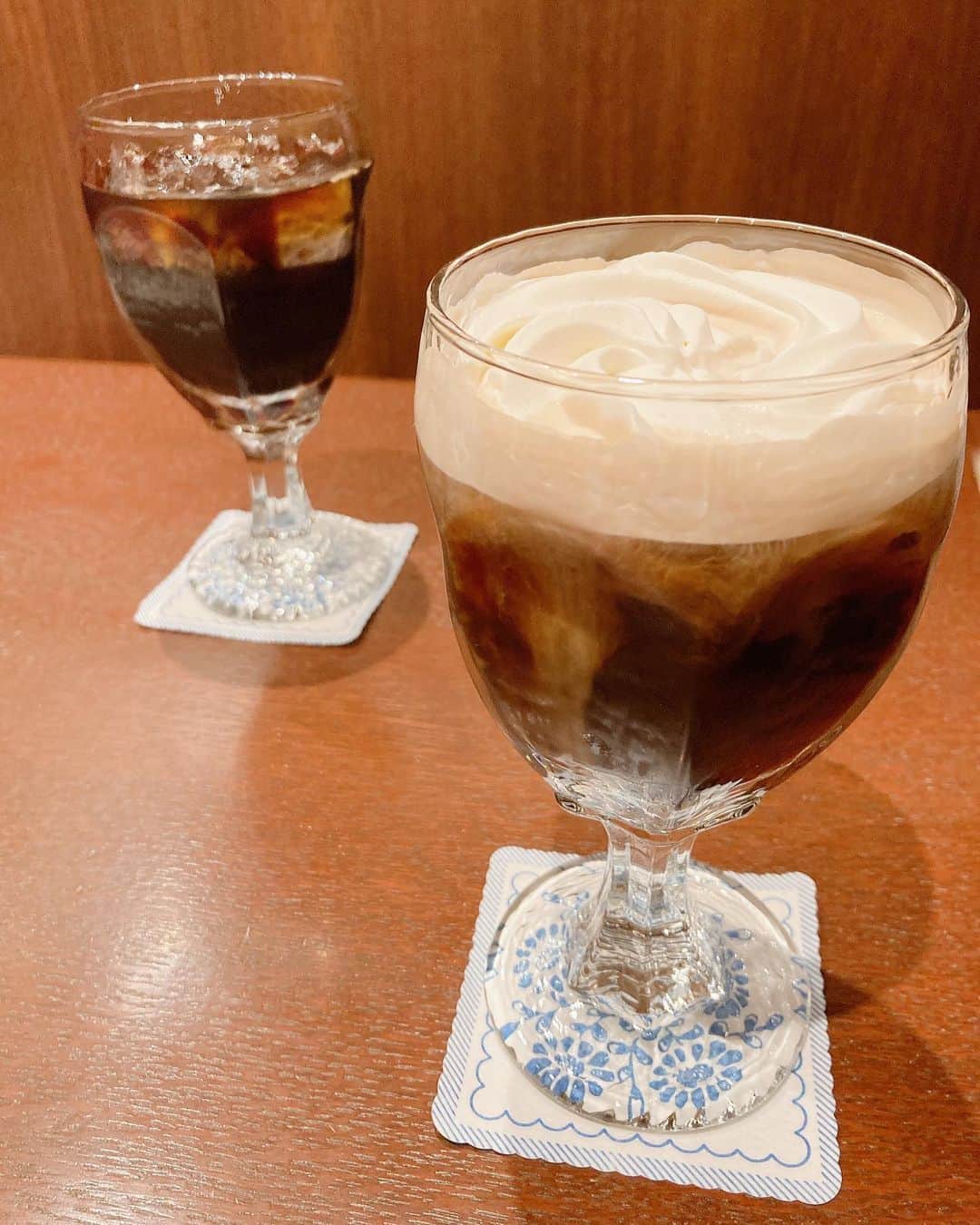 星野奏さんのインスタグラム写真 - (星野奏Instagram)「・ 最近はもう、日によってカフェイン解禁🤭﻿ ﻿ ベビ連れで美味しいウィンナーコーヒーが飲める喫茶店を見つけたよ☕️✨﻿ ﻿ ﻿ ﻿ ﻿ ﻿ ﻿ #喫茶トリコロール #御徒町カフェ #上野カフェ #子連れカフェ #赤ちゃんのいる暮らし #cafe #viennacoffee #ウィンナーコーヒー ﻿ ﻿ ﻿ ﻿」4月6日 0時10分 - hoshino_kanade_
