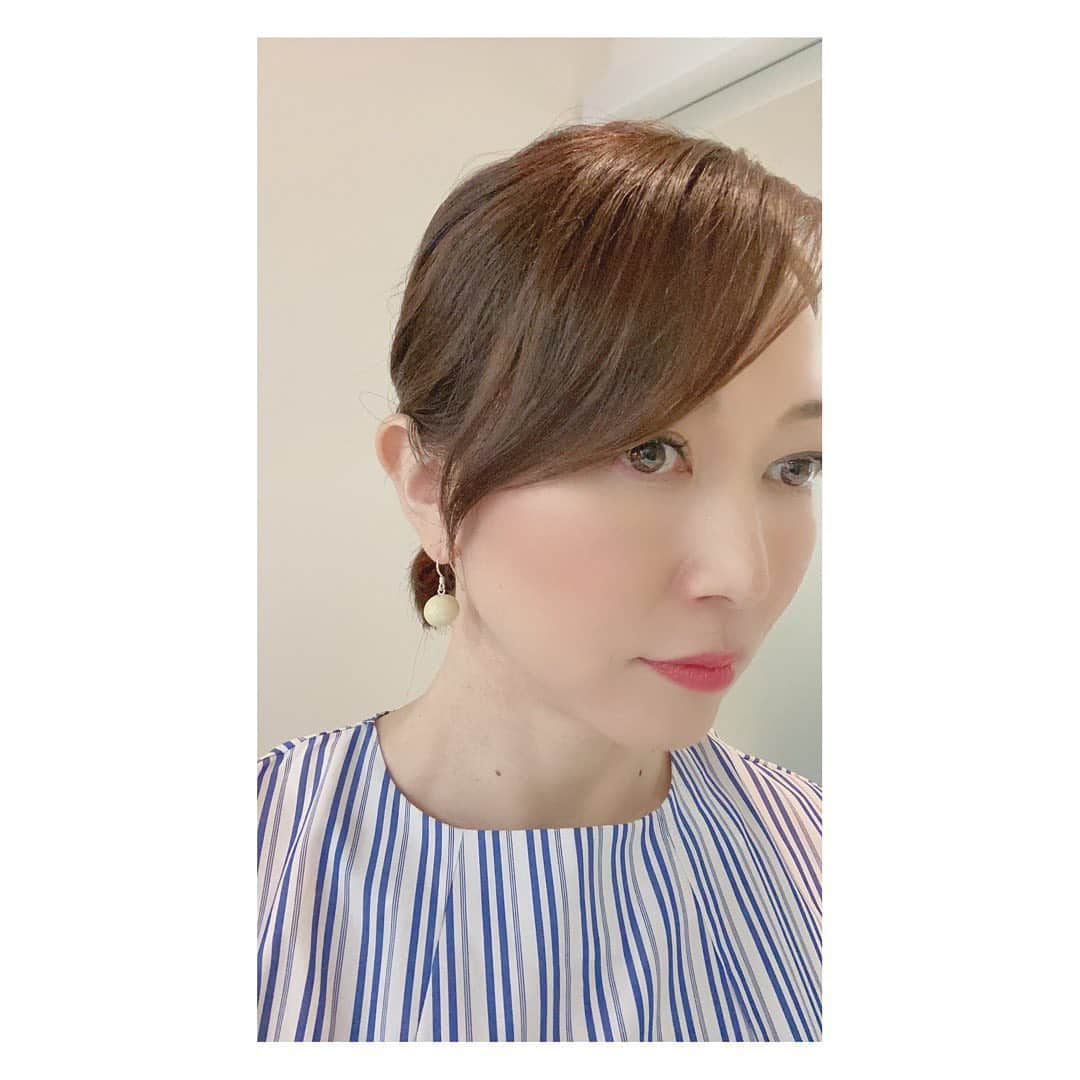 田中雅美さんのインスタグラム写真 - (田中雅美Instagram)「3月31日。 テレビ朝日「グッドモーニング」で着用して衣装はこちらでした。  ・ ・  トップス @chouquette_horie #デニシェ  スカート @zampa_co.ltd #ザンパ  アクセサリー @abiste_official  シューズ @dianashoespress  #テレビ朝日 #グッドモーニング #衣装」4月6日 0時03分 - tanakamasami_official