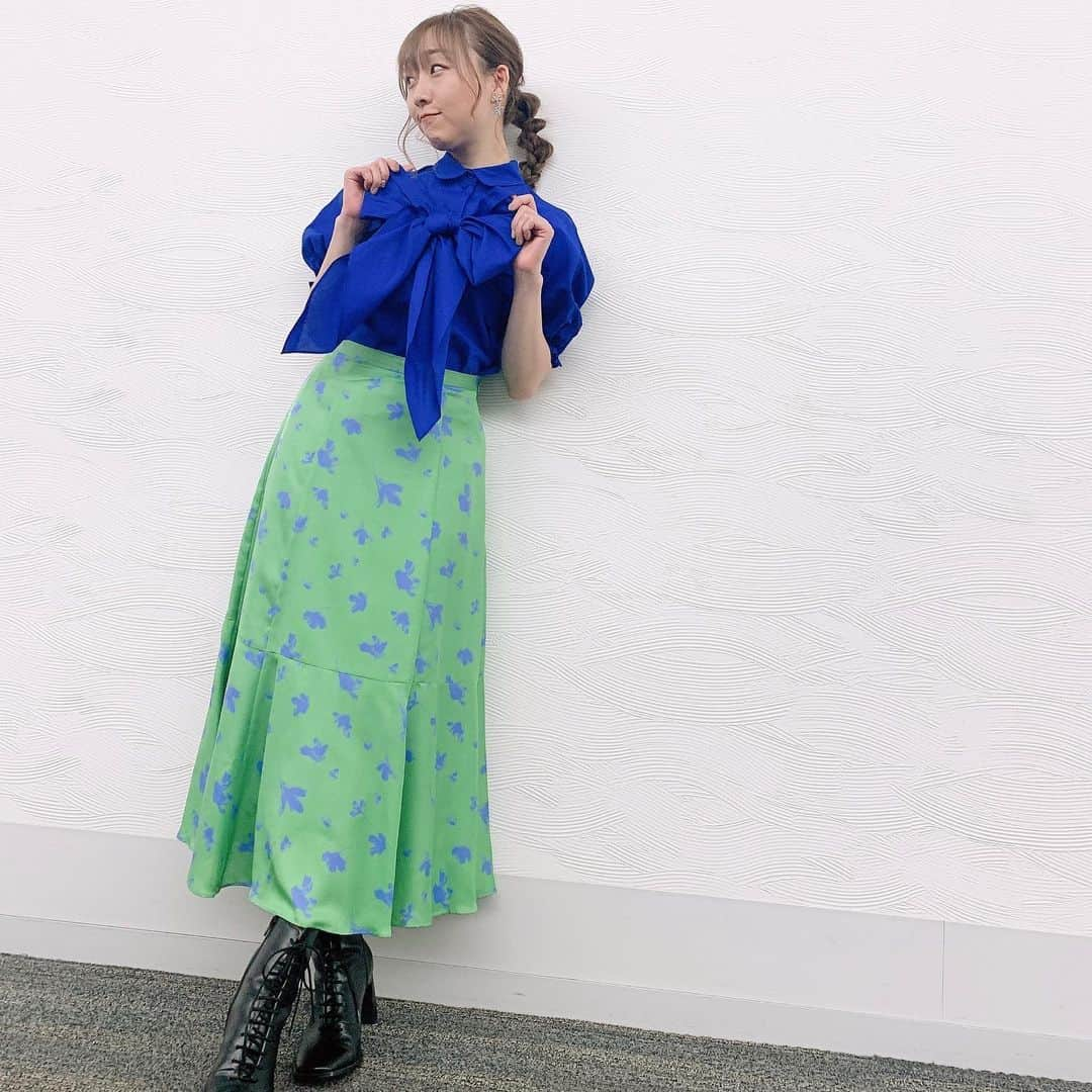 須田亜香里さんのインスタグラム写真 - (須田亜香里Instagram)「4月6日(火)は関西DAY！ 関西の皆様よろしくね！  🌈【#スロイジ】 カンテレ 14:45〜生放送 🥕【#キメツケ】 カンテレ  20:00〜  写真は4月4日(日)の！ 気づけば衣装が全部寒色系でした💙 #大とくさん #TVタックル #熱闘Mリーグ #須田亜香里衣装」4月6日 0時23分 - akarisuda