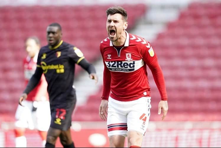 グラント・ホールのインスタグラム：「A pleasing fight back from everyone today and a deserved point against a top quality team 💪🏻 congrats @yannickbolasie on the goal ⚽️✈️ now onto Saturday #UTB」