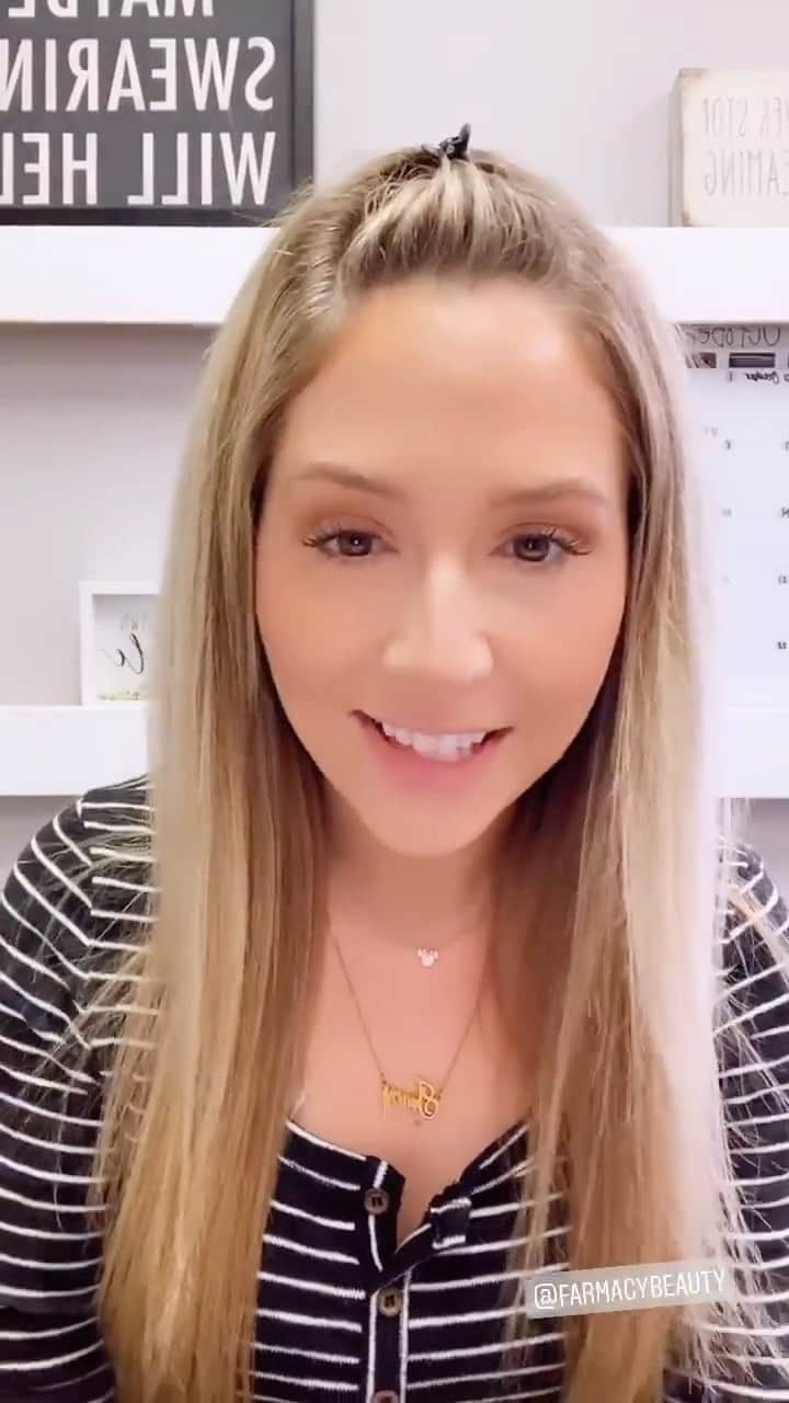 Tracy and Stefanieのインスタグラム：「We received a box of Farmacy Beauty skincare goodies and wanted to unbox them with you guys! Honey Halo moisturizer is one of our faves! 🍯🐝」