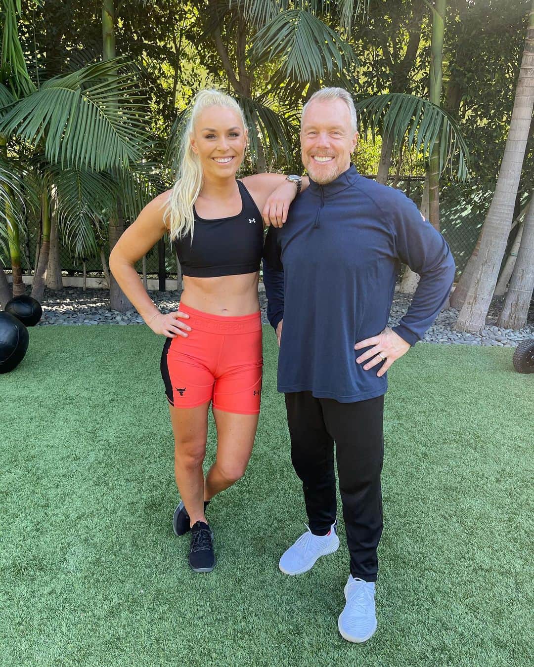 リンゼイ・ボンのインスタグラム：「Happy Easter! Have a lot to thank this guy for. Building me up from the inside out. Thankful to have you as a true friend G!! @gunnarfitness」