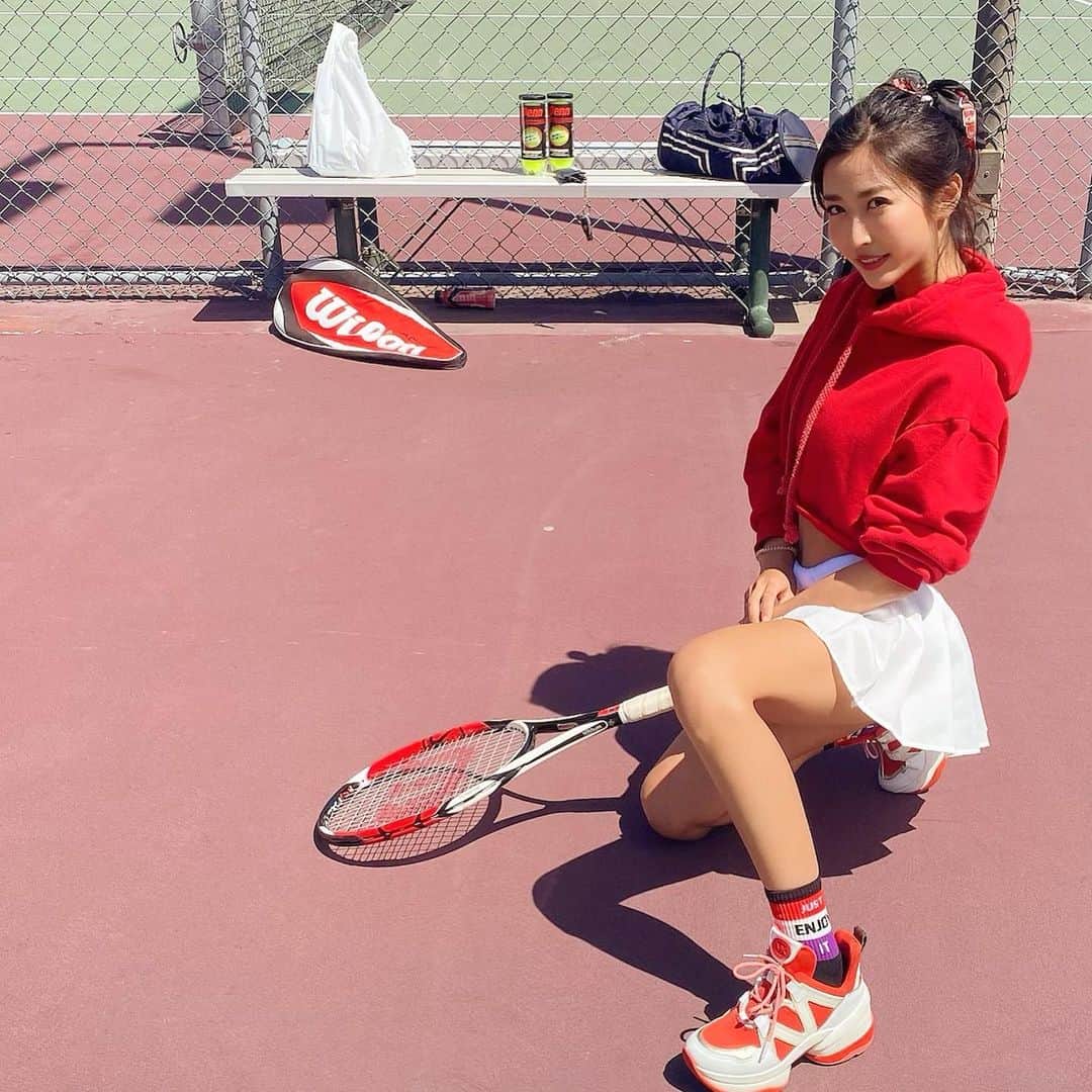 水川スミレのインスタグラム：「🎾テニスペニス始めました👯‍♀️🎾 🎾🍆🎾 #テニス#tenis #workout #la」