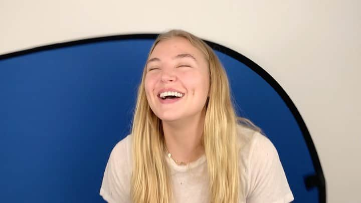 レイチェル・ヒルバートのインスタグラム：「The blooper nobody asked for, but I think it’s funny. Enjoy.」