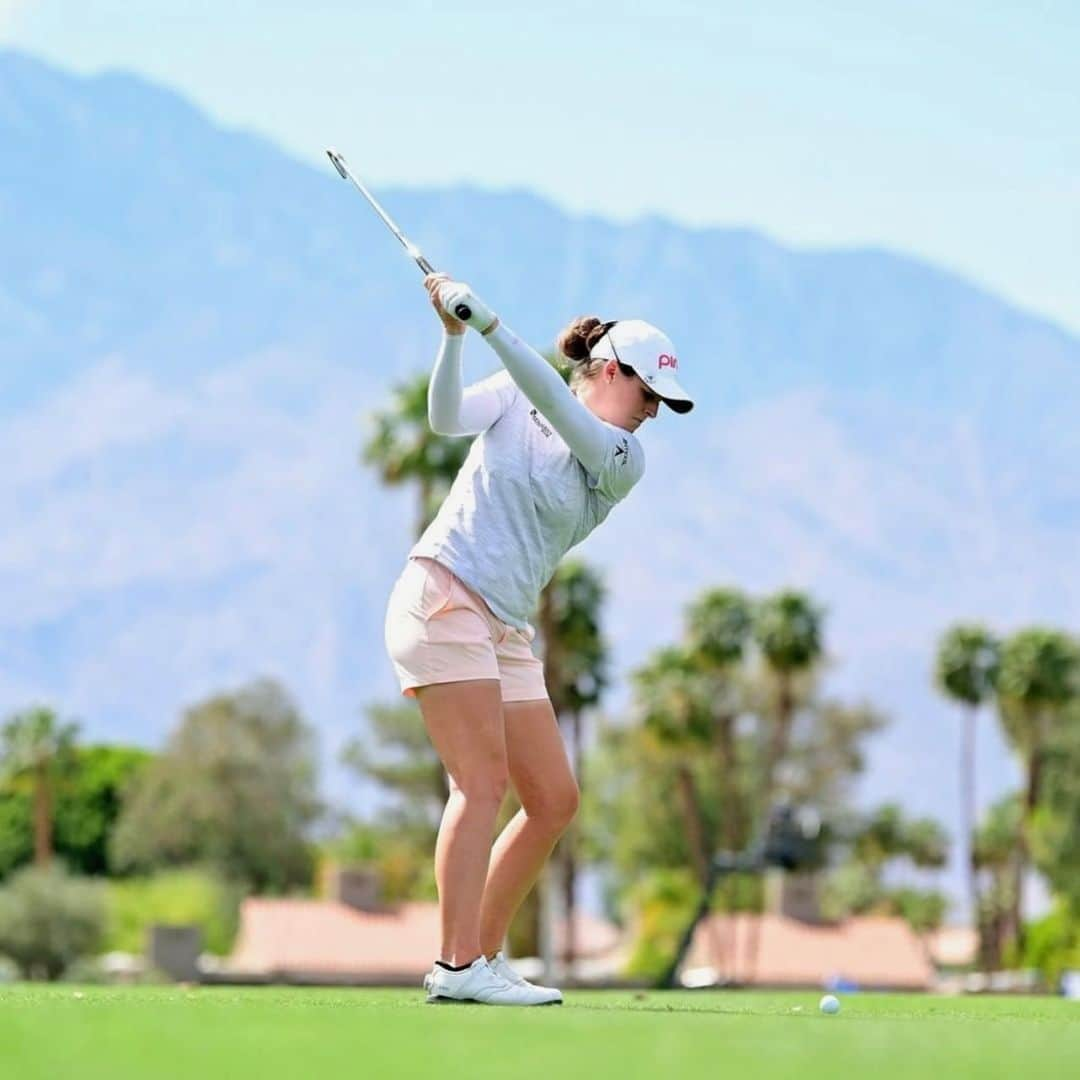 アリー・ユーイングのインスタグラム：「Thank you @anainspiration for a great week in the desert! I love this event and the history behind it. Happy with my week and lots of great things to takeaway from playing in the final group of a major championship. What a beautiful and blessed Easter Sunday to celebrate our Risen Savior.  Congrats @impattyt on a phenomenal week. Privileged to watch you close out a historic week!   Thank you to all of my incredible sponsors! @pingtour @speedwaystores @renasantbank @footjoy @titleist Plus Antigua clothing and @sparms.official for keeping me covered in the heat!」