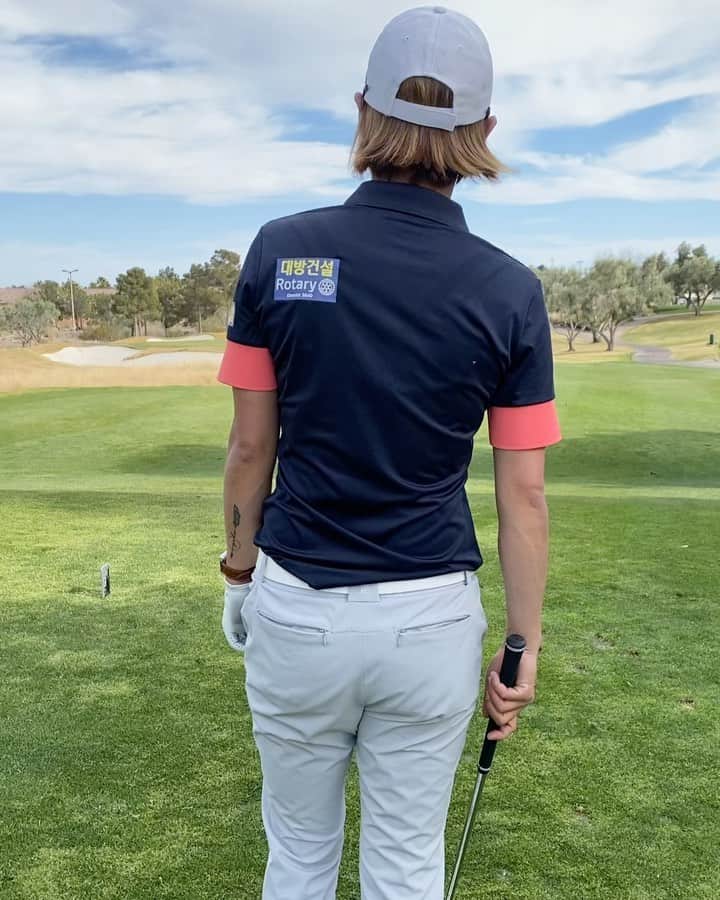 チェ・ナヨンのインスタグラム：「@daebang_golf_team @jlindebergsport #2021신상옷예뻐요#fullroutine#8iron #오우머리잘라야게따😳」