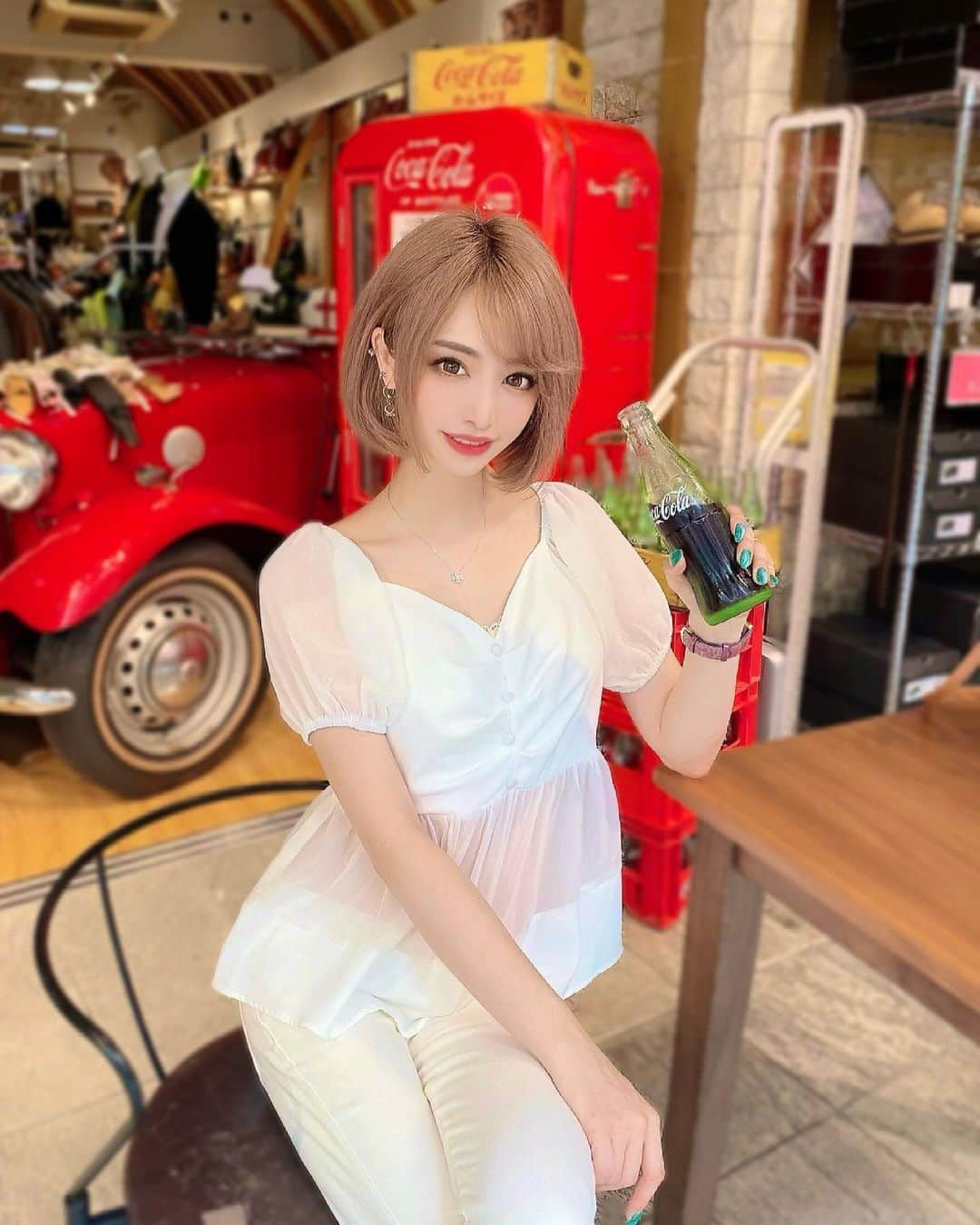 サキ吉さんのインスタグラム写真 - (サキ吉Instagram)「去年の夏のハイトーンの時💇‍♀️ 髪痛みすぎ😇笑 今だいぶ髪綺麗になった！✨ ． #横浜 #cocacola  #過去pic #ビジョビ」4月6日 10時41分 - sakikichi1201