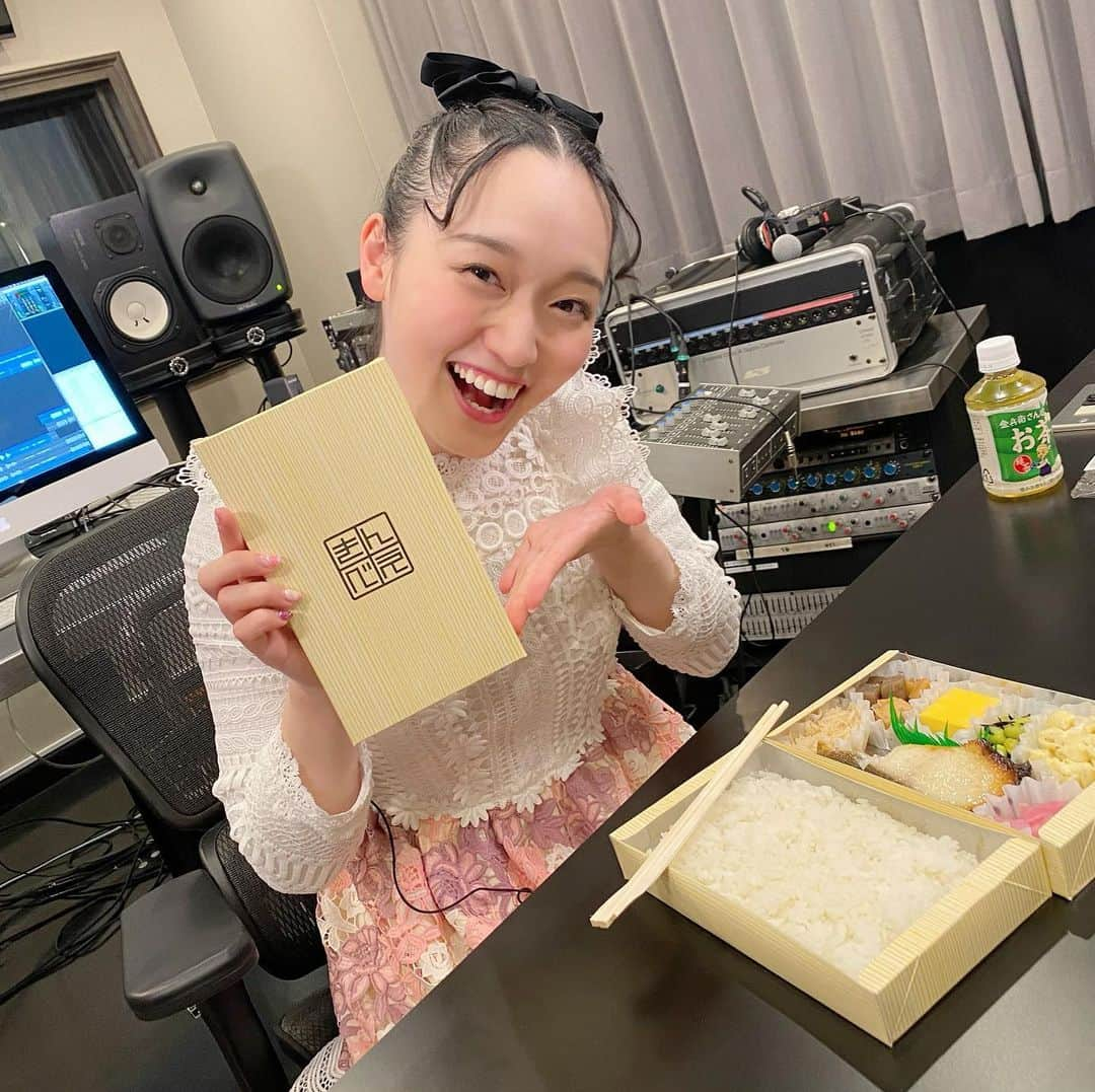 松浦景子さんのインスタグラム写真 - (松浦景子Instagram)「金兵衛のお弁当大好きっ🍱❤️  #私の中でダントツ1位 #優勝 #お弁当 #金兵衛 #銀だらの西京焼き  #ロケ弁  #金兵衛のお弁当  #きんべえ #これさえあれば私の機嫌は良いです #バレエ大好き  #松浦景子 #吉本新喜劇 #吉本坂46 #chesty」4月6日 10時55分 - pinkpinks13