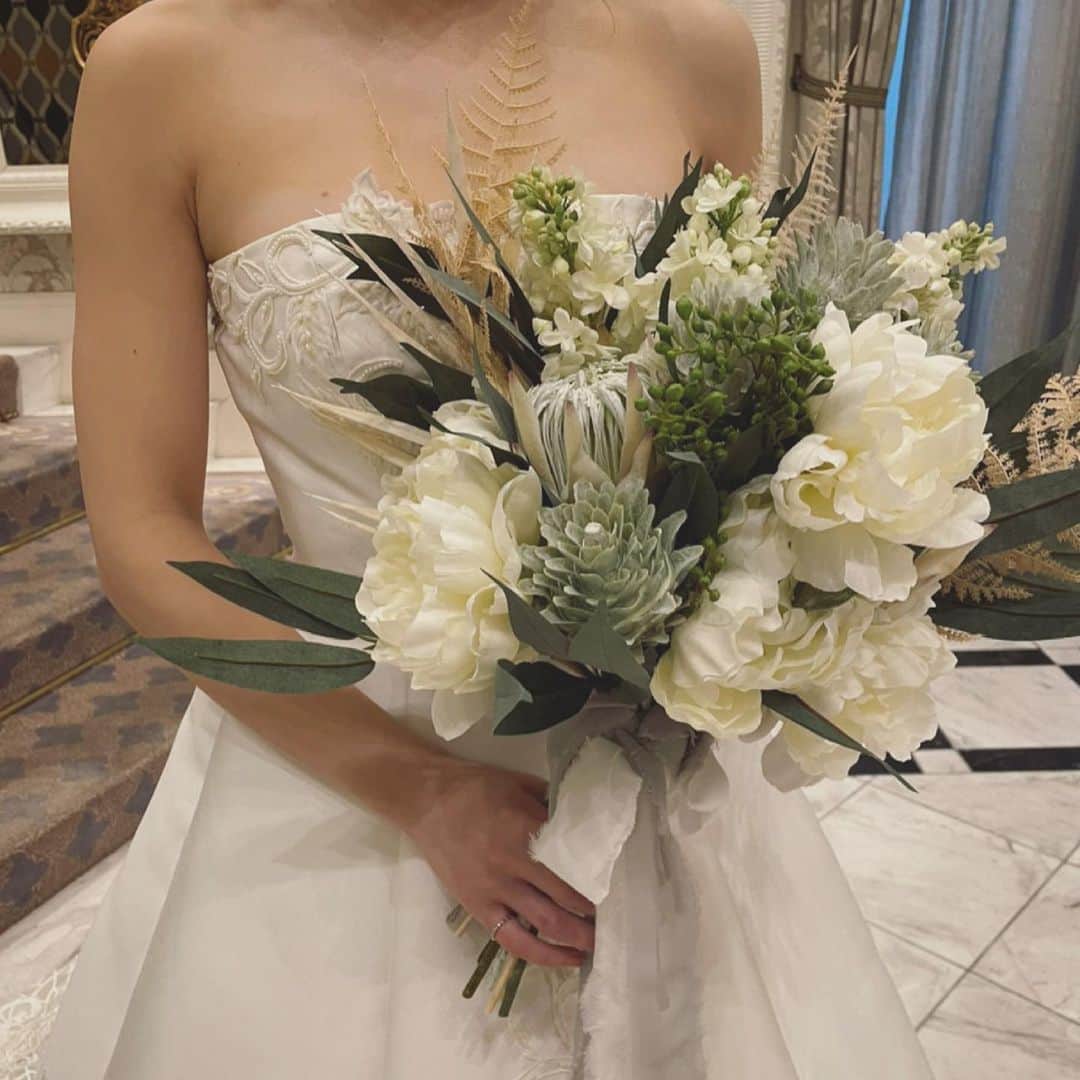 畑野ひろ子さんのインスタグラム写真 - (畑野ひろ子Instagram)「素敵な日のお手伝いをさせていただきました。 @willgarden_official   #flowers #wedding #weddingbouquet #artificialflower #willgarden」4月6日 22時31分 - hiroko_hatano_