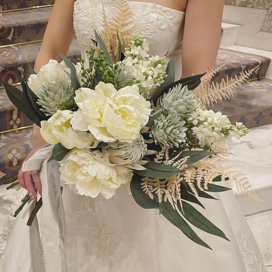 畑野ひろ子のインスタグラム：「素敵な日のお手伝いをさせていただきました。 @willgarden_official   #flowers #wedding #weddingbouquet #artificialflower #willgarden」