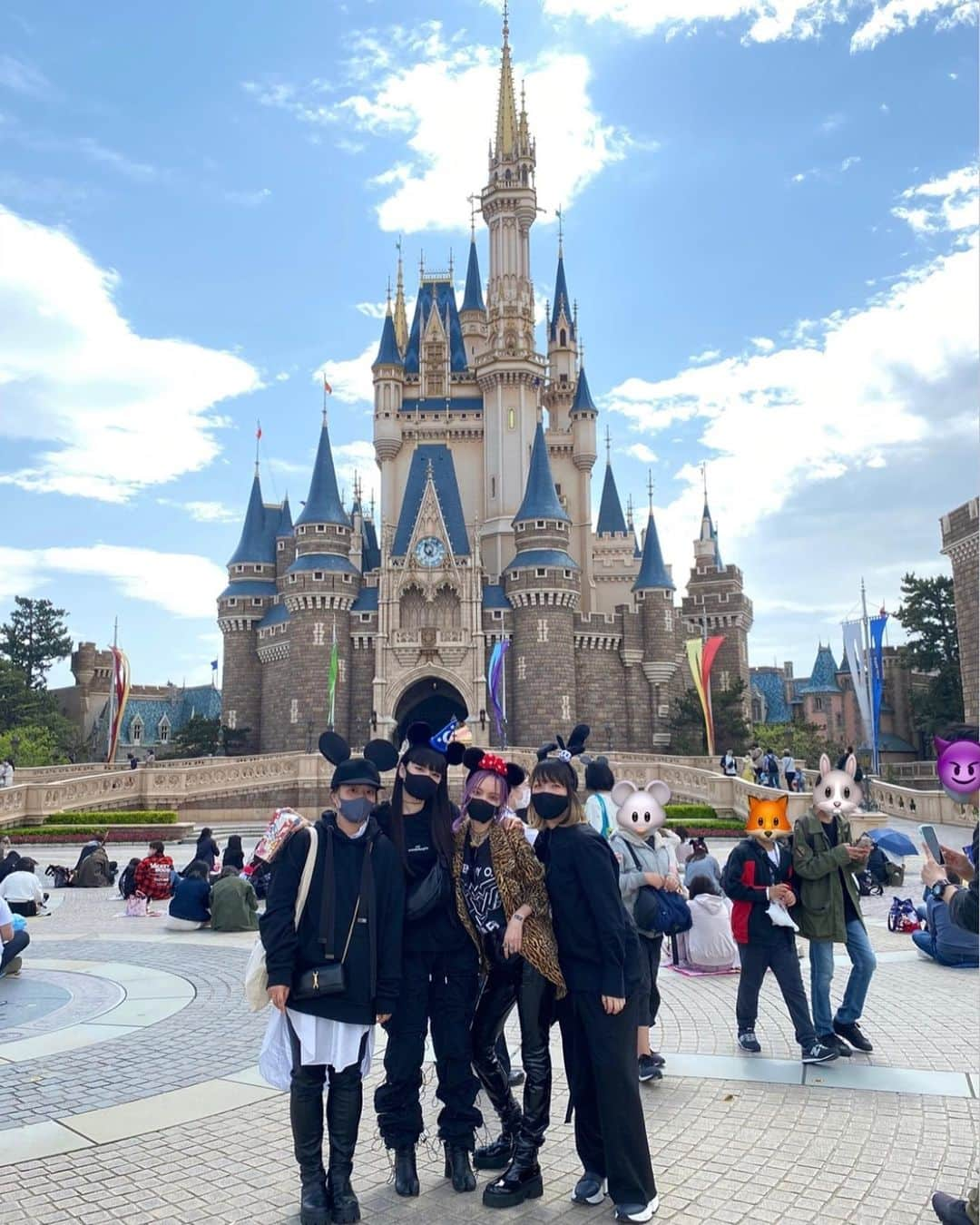 秋元梢さんのインスタグラム写真 - (秋元梢Instagram)「🖤🐭DISNEYLAND🏰🎈」4月6日 14時52分 - akimoto_kozue