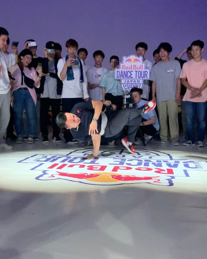 野中泰輔のインスタグラム：「I miss @redbulldance Tour 🇯🇵😱  #bboytaisuke #redbull #g_shock  #makavelic #ozracing #thefloorriorz #ftheb #jmb #flexdream」