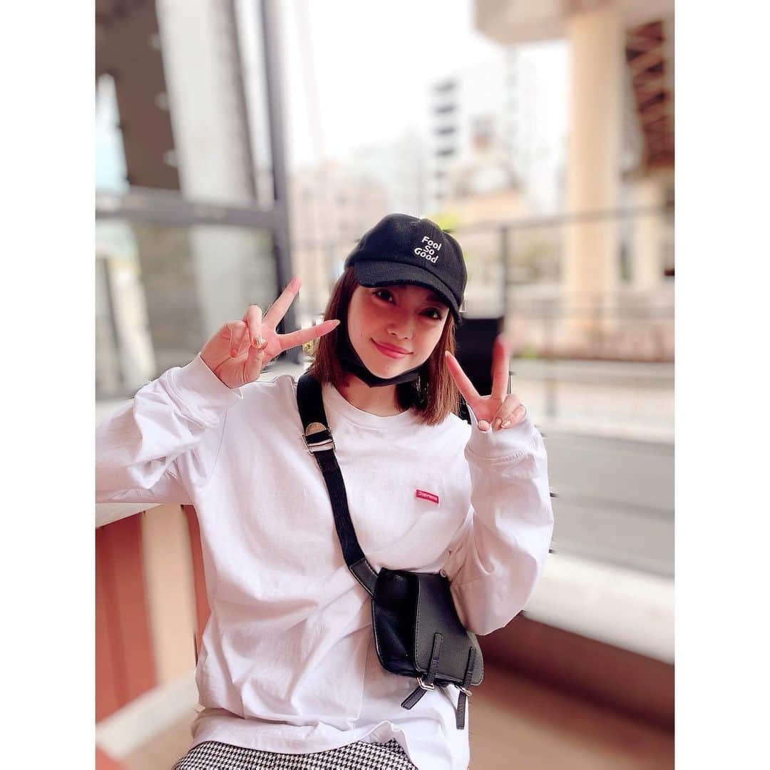 のインスタグラム：「無邪気  #帽子ばかりでヘアセットサボってるの反省します #ラーメン #テラス #japanesegirl #gravure #sexy #asiansexy  #asiangirls #大胸 #下着 #sexyhot #selfie #girlsday #内衣 #粉我 #portrait #泳衣 #日本」