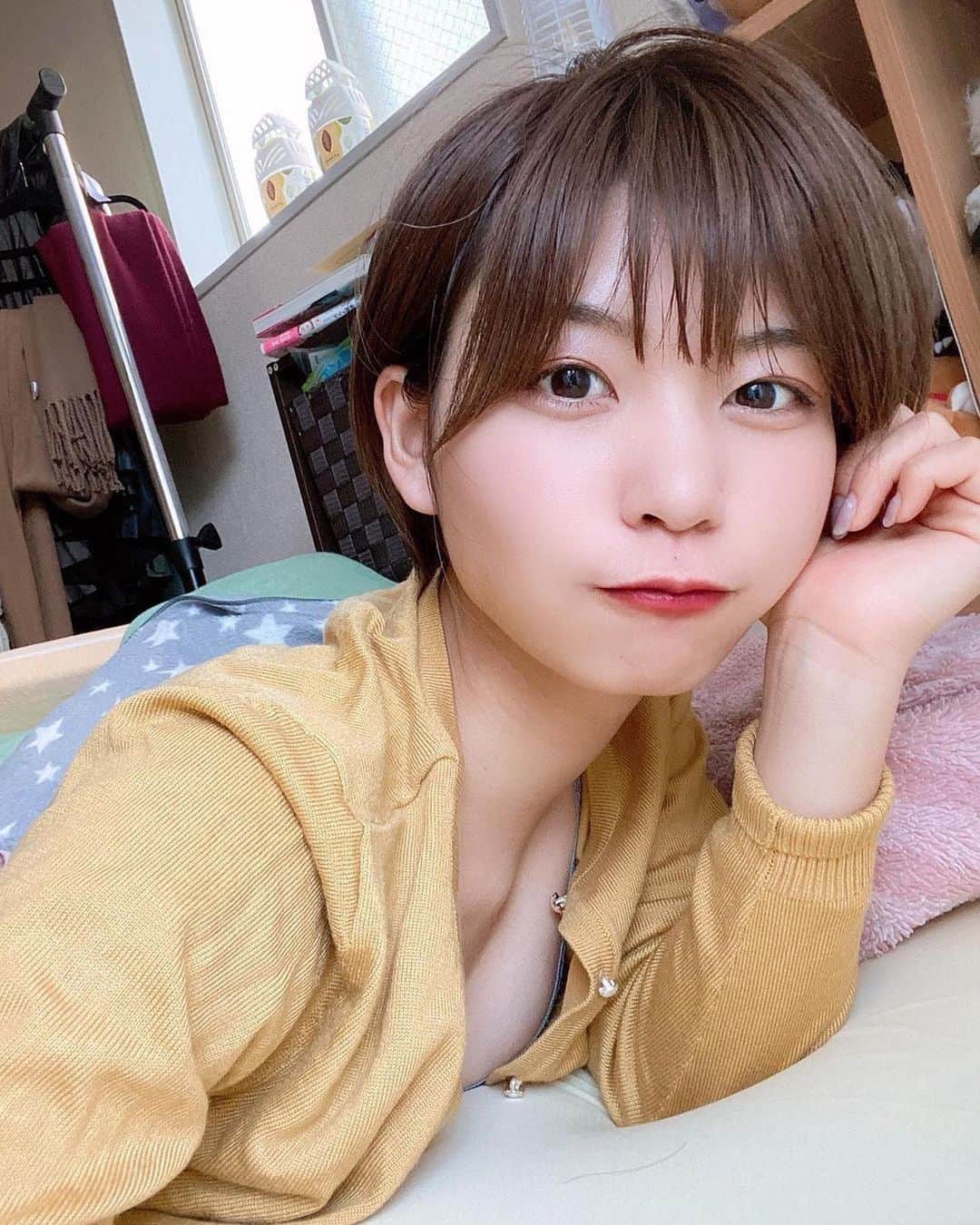 美女美容事情さんのインスタグラム写真 - (美女美容事情Instagram)「《お家でのんびり☺️❤️》⁠⠀ *⁠⠀ リポストを使って、素敵な写真📷✨を投稿されてる方を紹介させて頂く⠀⠀⠀⁠⠀ 【💄美女美容事情💅】のコーナーです✨⁠⠀ *⠀⠀⠀⠀⠀⠀⁠⠀ いいねやコメント、😘して応援してね❤︎🥰🎶⁣⁠⠀ ⁠⠀ The corner to introduce a beautiful women.⁠⠀ Like👍and please give a lot of comments.⁠⠀ Is there a beautiful woman you like?⁠⠀ ⁠⠀ feel free to Follow me!⁠⠀ *⠀⠀⠀⠀⠀⠀⁠⠀ 今回ご紹介させて頂きますのは❤︎⁠⠀ じゅなたさん<@official_junata>の素敵なお写真📸⁠⠀ *⁠⠀ ⁠お家で偶にはのんびりするのってリフレッシュになりますよね☺️❤️⠀ *⠀⁠⠀ じゅなたさんのアカウントには他にも素晴らしい投稿が沢山ありますので是非覗いてみてくださいね💁‍♀️💙⁠⠀ *⠀⁠⠀ じゅなたさん<@official_junata>⁠⠀ ⁠⠀ 素敵な投稿ありがとうございました☺️📸✨⠀⠀⠀⠀⠀⠀⠀⁠⠀ △▼△▼△▼△▼△▼△▼△▼△▼△▼⠀⠀⠀⠀⠀⠀⠀⠀⠀⠀⠀⠀⠀⠀⠀⠀⠀⠀⠀⠀⠀⠀⠀⠀⠀⠀⠀⠀⠀⠀⁠⠀ ❤🧡💛「美女美容事情」💚💙💜⠀⠀⠀⠀⠀⠀⠀⠀⠀⠀⠀⠀⠀⠀⁠⠀ 👇掲載ご希望の方は👇⠀⠀⠀⠀⠀⠀⠀⠀⠀⠀⠀⠀⠀⠀⠀⁠⠀ @b_b_j.jタグ付けと🖤 # ビジョビ⠀🖤タグ付けお願いします✨⁠⠀ △▼△▼△▼△▼△▼△▼△▼△▼△▼⠀⁠⠀ #美女#美容#お家美女#お家美人⠀ #お家でリフレ#リフレッシュ#のんびり⠀ #インスタ美女#インスタグラビア⠀⠀ #インスタ女子#インスタグラマー」4月6日 17時00分 - b_b_j.j