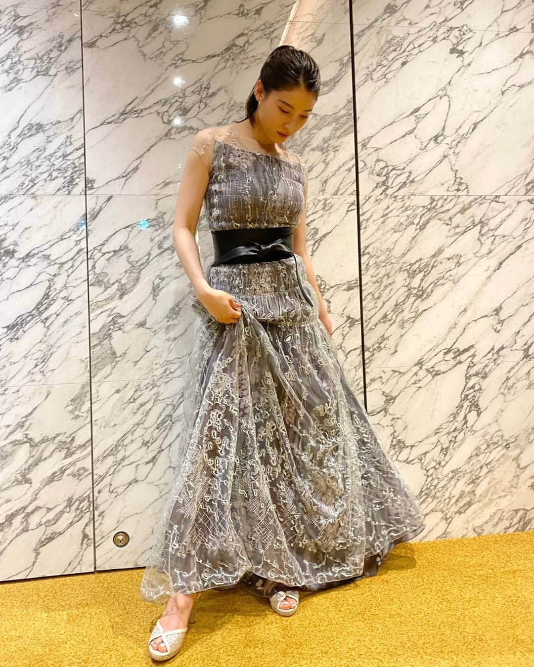 のインスタグラム：「まるで雪のような靴でした❄️✨✨ . shoes @jimmychoo #JimmyChoo」