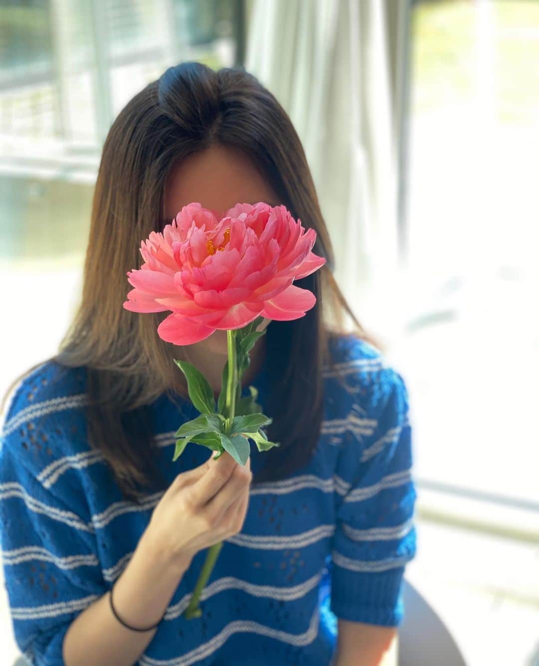 イ・ヨンウンのインスタグラム：「. 봄이니깐 꽃이랑 🌺」
