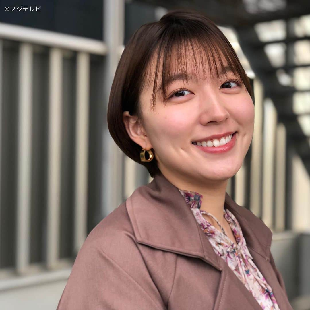 フジテレビ「めざましテレビ」さんのインスタグラム写真 - (フジテレビ「めざましテレビ」Instagram)「4月6日（火）  ファッション雑誌CanCamとコラボした お天気コーナー「きょう何着て行く？」 阿部華也子の毎日のコーデを紹介♪  【きょうのコーデ】 コート→#NOSTALGIA 6490円 ブラウス→#MANGO 6589６円 パンツ→#CRAFTSTANDARDBOUTIQUE 4400円 靴→#マミアン 9240円 ピアス→#flake 3万7400円  【コーデのポイント】 ボヘミアンライクなフラワー柄ブラウスが洒落感たっぷり💐 カラフルな色合いやリボン付きVネックも手伝って 一枚で着映えを叶えてくれます🎀✨ シンプルにデニムを合わせるだけで 一歩先行くカジュアルコーデに👖🌱  #めざましテレビ #きょう何着て行く？ #阿部華也子 #今日のコーデ#コーデ#CanCam #今日のファッション#ootd #きょう何着て行く？は月〜金朝6時22分ごろ放送📺 #スタイリストたなべさおり」4月6日 18時55分 - mezamashi.tv