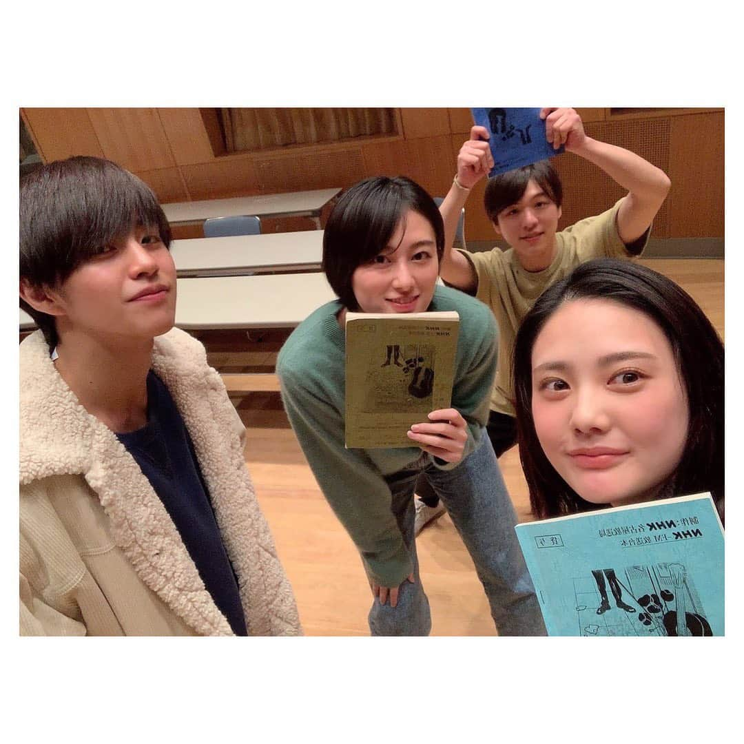 高月彩良さんのインスタグラム写真 - (高月彩良Instagram)「「アゴラ69 〜僕らの詩(うた)〜」#NHKFM より、 昨夜(初回)から放送中です。  2021年4月5日(月)～4月9日(金) 午後9時15分～午後9時30分(1-5回) 2021年4月12日(月)～4月16日(金) 午後9時15分～午後9時30分(6-10回)  全10回の放送と盛り沢山です。 収録中、共演者の皆様と 胸を熱くさせながら、この時代に飛び込み心を通わせ息を吹き込みました。楽しんで聴いて頂けたら嬉しいです！😌  #醍醐虎汰朗　さん #長村航希  さん #北香那  さん #高月彩良 #ラジオドラマ#青春アドベンチャー」4月6日 18時58分 - sara_takatsuki_official