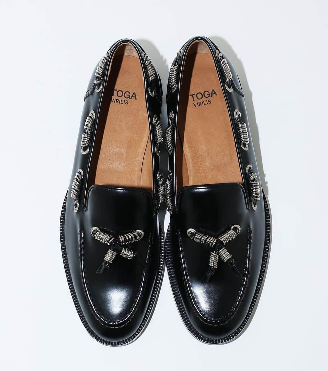 ビー ストアのインスタグラム：「TOGA VIRILIS SS21 🖤 @togaarchives @togaarchives_online #togavirilis #toga #shoes #togaarchives #repost」