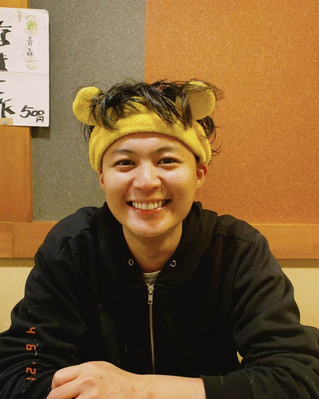 花田優一のインスタグラム：「、 風呂上がりはいつもここよ。  体調戻ってきた！  ファイトだぜ！！  #みんなちゃんとご飯たべてね #寒いから体調気をつけてね」