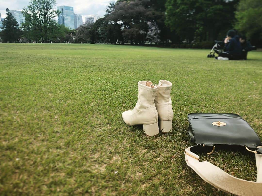 中村舞子さんのインスタグラム写真 - (中村舞子Instagram)「外で靴を脱いだ日。」4月6日 19時43分 - maiko_rivera_nakamura