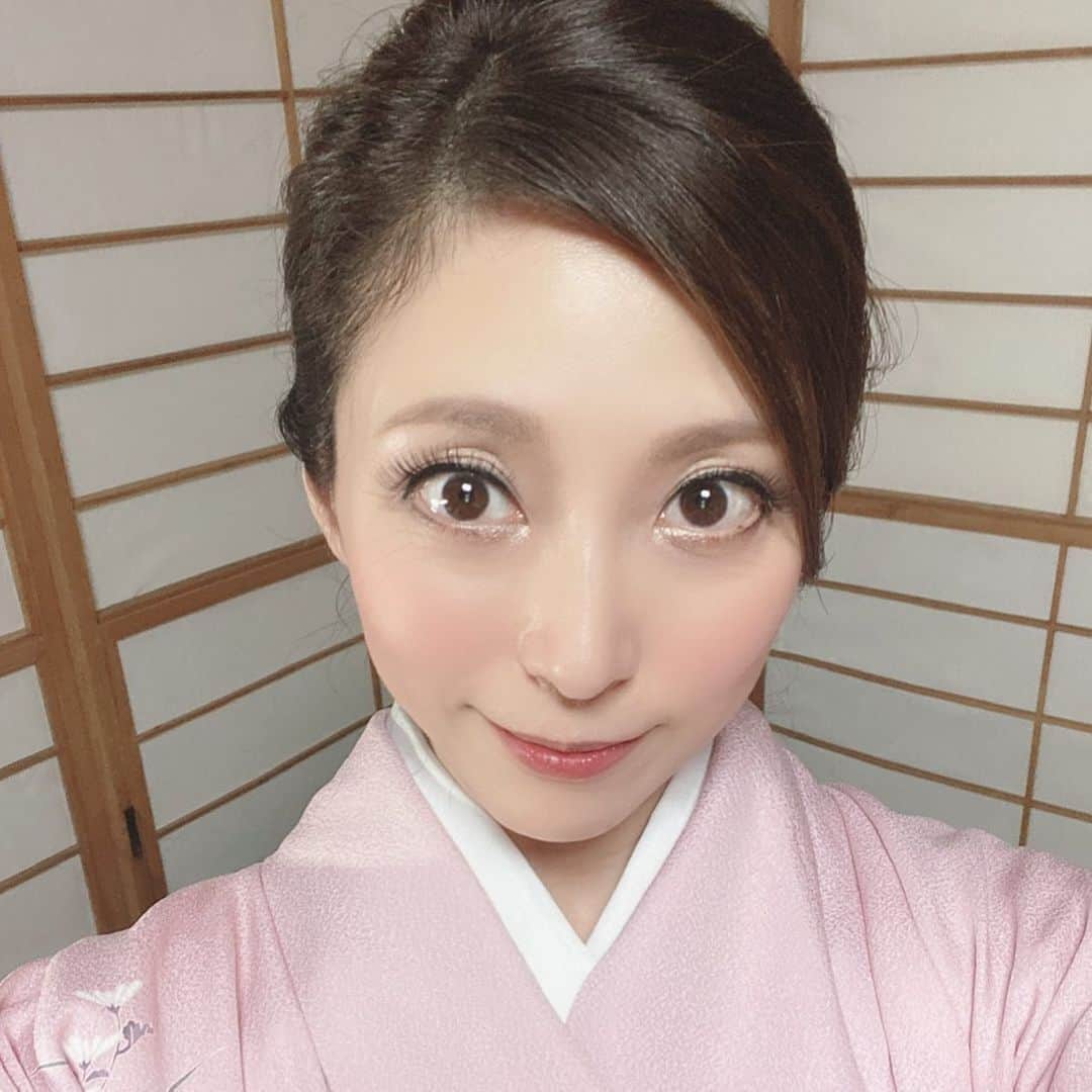 白木優子のインスタグラム：「100作品記念達成撮影の時のオフショット😊 #撮影 #shooting  #熟女 #白木優子」