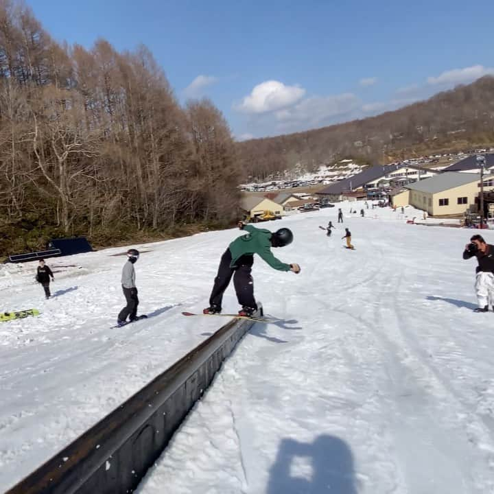 SuzukiAtsuhiroのインスタグラム：「New nekoma park 🗻 🎥→ @rino__araya  @nekomaski  @romesds_japan  @girosnow_japan  @dominatorwax  @ebsmission  @hope__og  @the.suns  @aoyamagakuinuniversity  #星野リゾート #猫魔スキー場 #hoshinoresorts #nekoma #romesds #giro #dominator #ebsmission #hope #thesuns #チューンナップ工房mk #スノーボード #スノボ #snowboard #snowboarding #snowboarder #instagood #instalike #いいね返し #青山学院 #これ幸 #グラトリ女子」