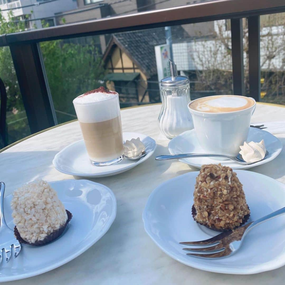 怜花さんのインスタグラム写真 - (怜花Instagram)「きえちゃんとテラス席でランチとカフェ☕️♡ おしゃれだしおいしいし感動..🥺💘 猫の雑貨屋さん閉まってたけど可愛すぎだった☺️  楽しかったー！🌼  #BsDreams #同期 #オリックス #チア」4月6日 21時22分 - reika_0419