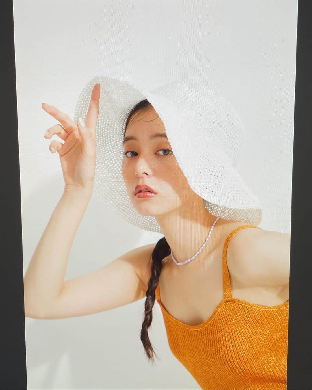 新木優子さんのインスタグラム写真 - (新木優子Instagram)「夏🌞🍊🧡なオフショット📷」4月7日 0時00分 - yuuuuukko_