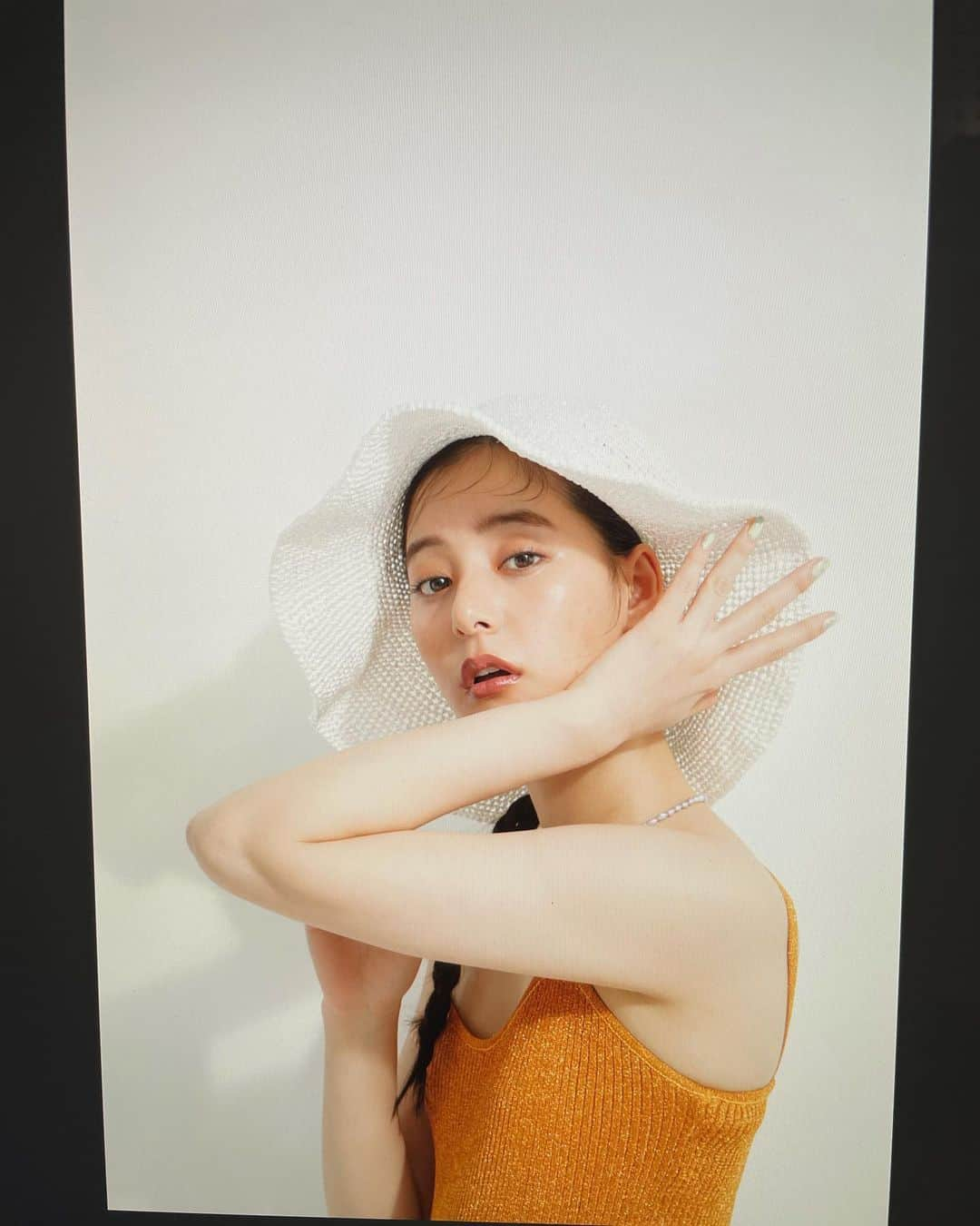 新木優子さんのインスタグラム写真 - (新木優子Instagram)「夏🌞🍊🧡なオフショット📷」4月7日 0時00分 - yuuuuukko_