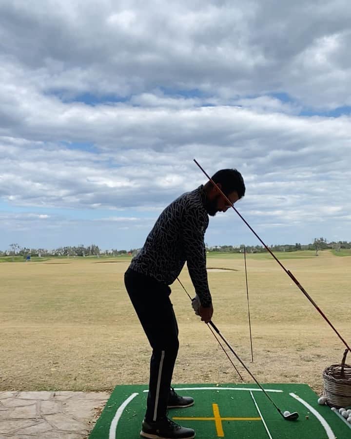 フランチェスコ・ラポルタのインスタグラム：「Working harder then ever! 🏌️‍♂️ —— #hydrogen #jaguaritalia #allianz #titleist #footjoy #borgoegnazia #sandomenicogolf #gofor360 #kettlebellkings #hambricsports」