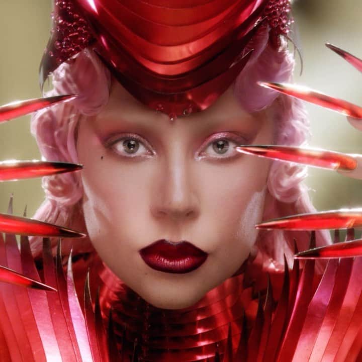 ニコラ・フォルミケッティのインスタグラム：「@ladygaga x @domperignonofficial 💗 directed  by @nick_knight fashion direction by me ⚔️」