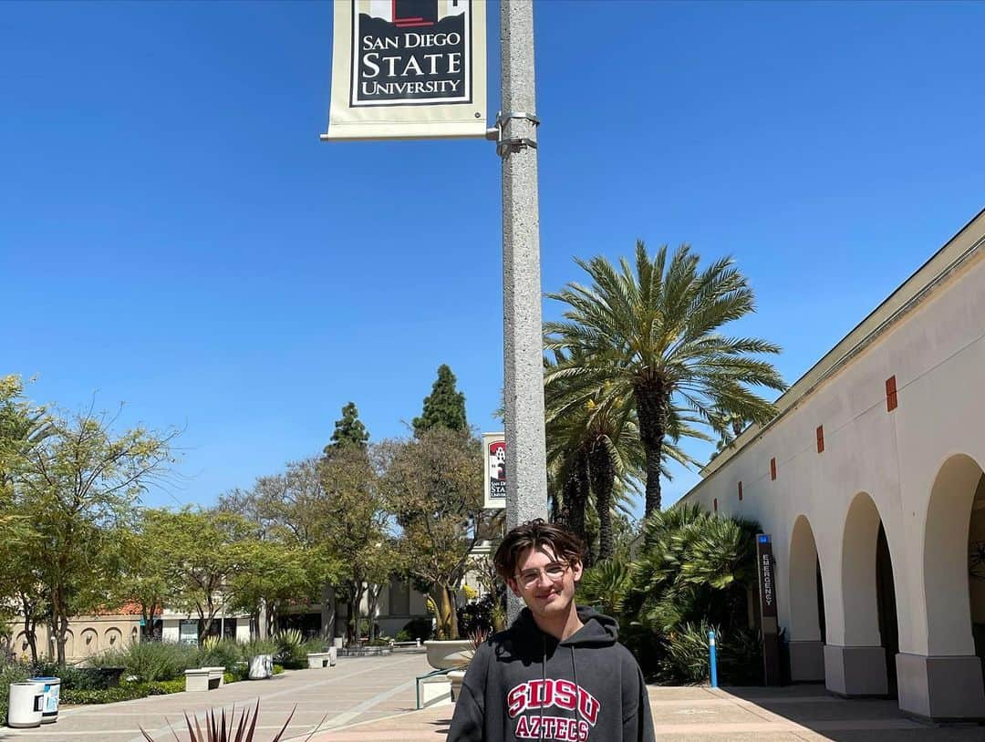 マーリー・マトリンさんのインスタグラム写真 - (マーリー・マトリンInstagram)「It’s official!!!! San Diego State University, it is!!! #tyler #collegebound #aztecs ❤️🖤❤️🖤❤️🖤 #SDSU #committed @tylergrandalski」4月7日 4時18分 - themarleematlin