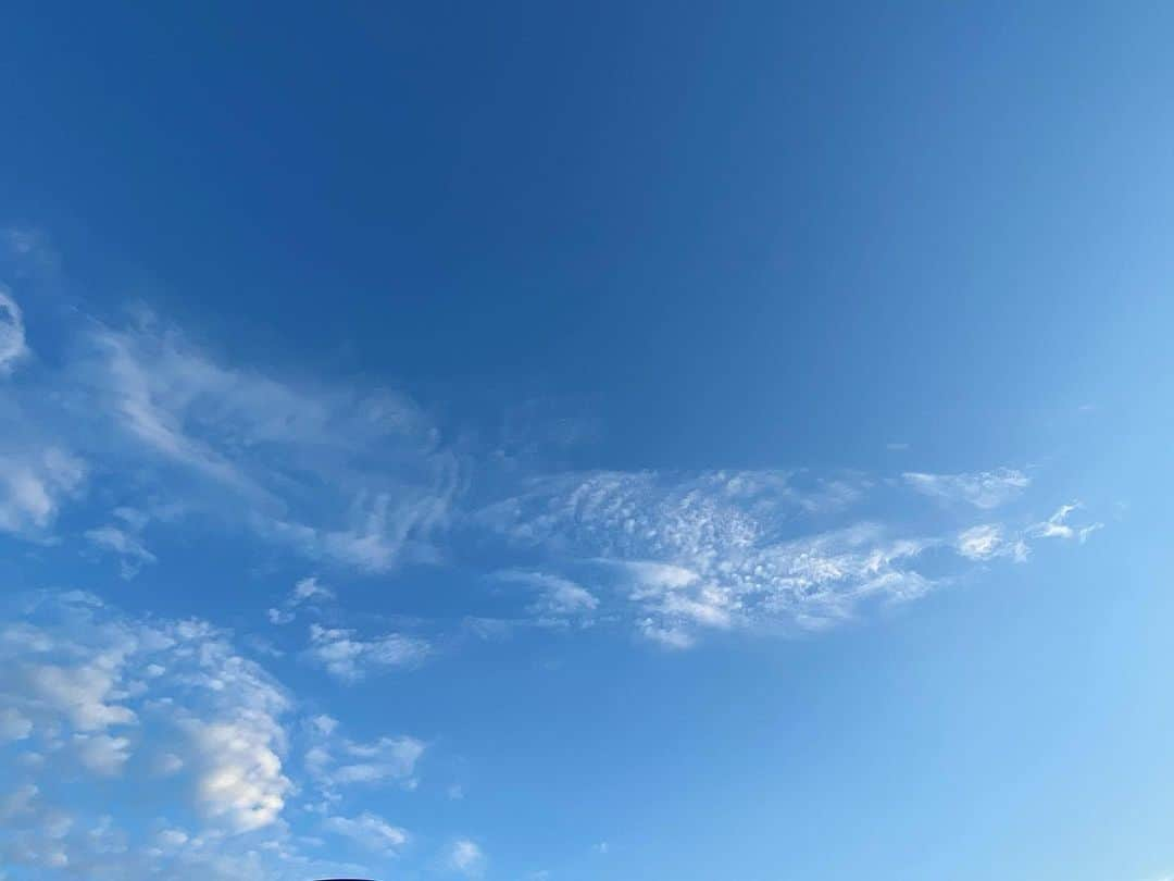 早坂香須子さんのインスタグラム写真 - (早坂香須子Instagram)「おはよう✨✨✨ 今日の雲🕊✨✨」4月7日 5時51分 - kazukovalentine