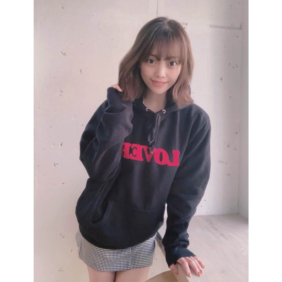 のインスタグラム：「リタッチ💇‍♀️  #ゆみいつもありがと #すっぴんバレンティン言われる #いつか足引っ掛けよう #カラー #美容院 #渋谷 #✂️  #japanesegirl #gravure #sexy #asiansexy  #asiangirls #大胸 #下着 #sexyhot #selfie #girlsday #内衣 #粉我 #portrait #泳衣 #日本」