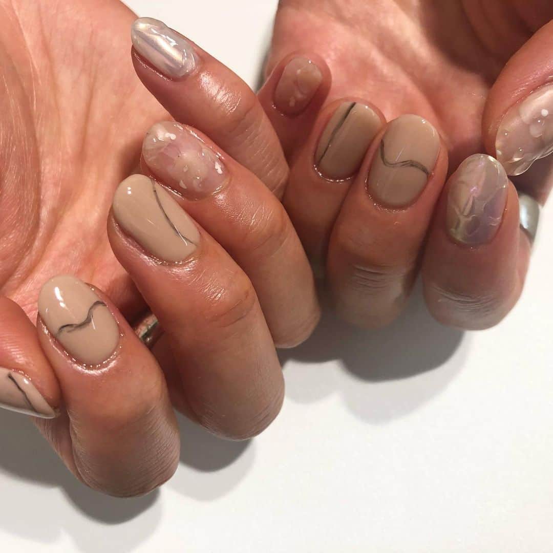 関根祥子のインスタグラム：「🐖〰️🔘🧖🏻‍♀️  #mojonail#nails」