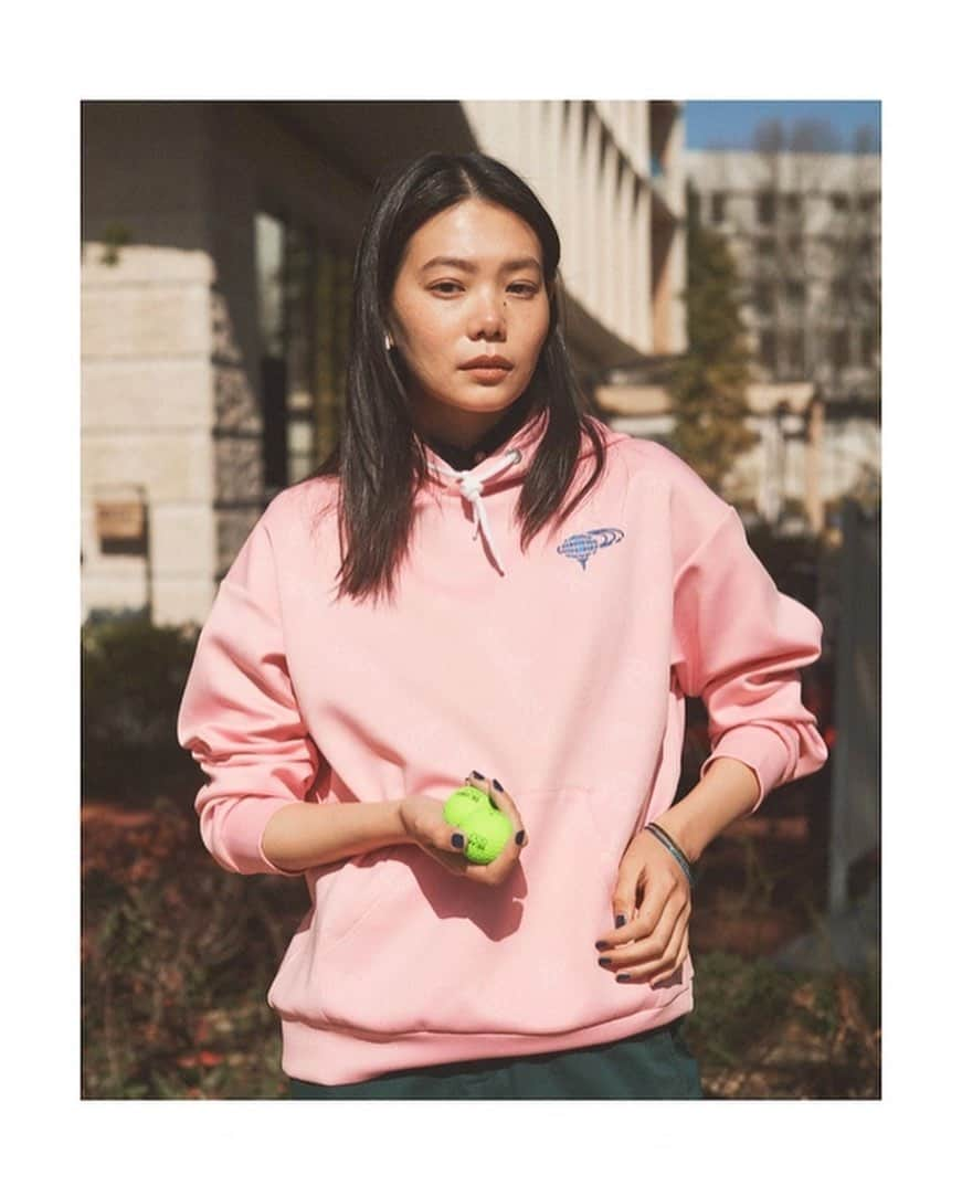 山本奈衣瑠さんのインスタグラム写真 - (山本奈衣瑠Instagram)「BEAMS GOLF 2021 SS⛳️ @beamsgolf   photo @taro_hirayama  video  神戸郁郎 styling 松本文平 hair & make-up @yoshikazumiyamoto  production & direction 田口悟史、神戸太郎  😌😌😌⛳️」4月7日 14時14分 - nairuuuu