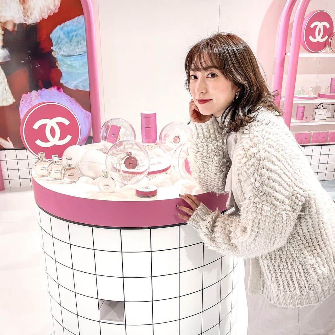 瀬口かなさんのインスタグラム写真 - (瀬口かなInstagram)「CHANEL CHANCE 2021特別イベントが博多阪急1Fメディアステージで開催されてるので行ってきました🙋‍♀️🌸﻿ ﻿ ﻿ 「幸運のバスルーム」がテーマで凄い可愛かった🛁💓﻿ ﻿ 可愛すぎて写真たくさん撮っちゃった😂✨﻿ ﻿ イベント会場ではチャンスのヘア&ボディアイテムやアクティビティが楽しめてラッキードローゲームのアイテムも可愛すぎました😫💓﻿ ﻿ ﻿ 本当にチャンスシリーズの甘くて優しい香りが大好き☺️﻿ ﻿ 自分用にもギフトにも良いよね🎁﻿ ﻿ ﻿ 博多阪急 @hankyu_hakata_beauty のイベント会場は4月13日まで開催しているとのこと🌸﻿ ﻿ 今全国でイベントが開始しているみたいなのでCHANCE公式ページにイベント情報が載っているから是非見てみてください😊﻿ ﻿ ﻿ ﻿ #CHANEL #チャンスオータンドゥル #pr」4月7日 16時25分 - seguchikana