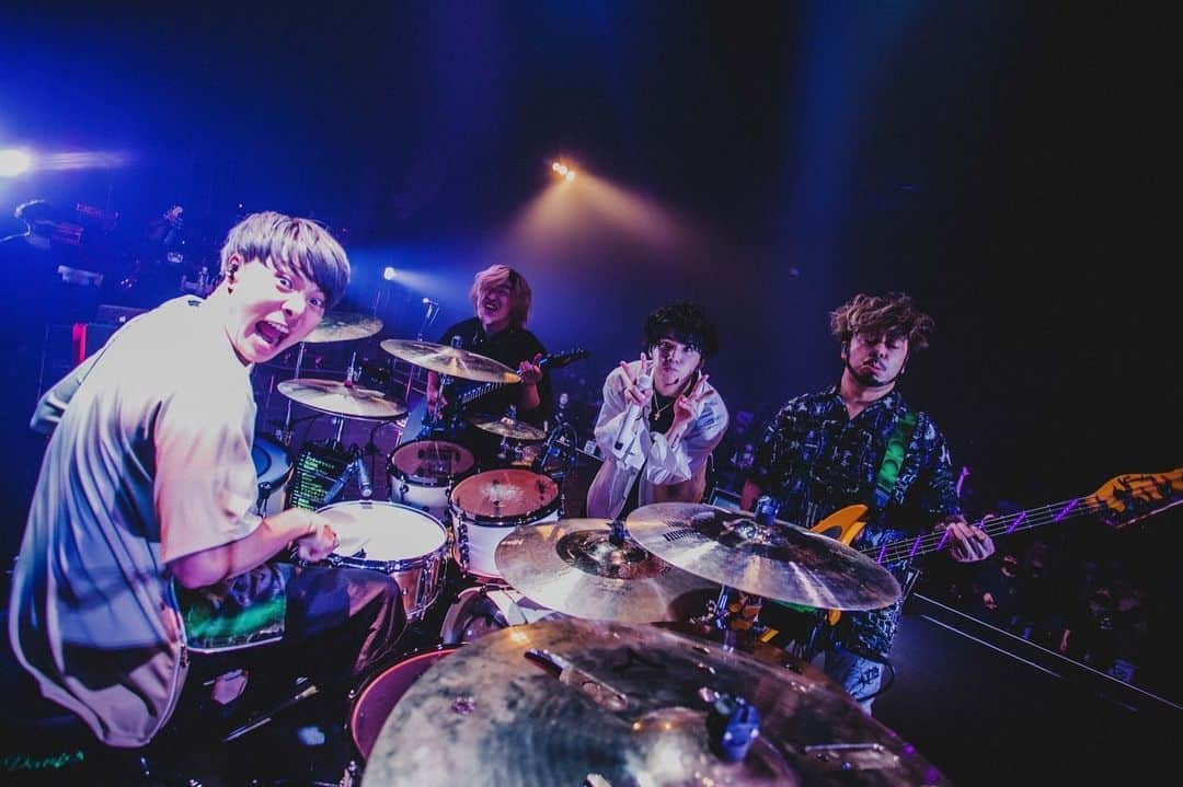 Hiroさんのインスタグラム写真 - (HiroInstagram)「Zepp Osaka Bayside Day 1 & Day 2もめちゃくちゃ楽しかった🥸🔥  Storyteller Tour残すところ、あと一本！！🙆🏼‍♂️ 全力で楽しもう👍🏼  photos by @nekoze_photo   #myfirststory  #storyteller」4月8日 2時19分 - hiro_mfs_official