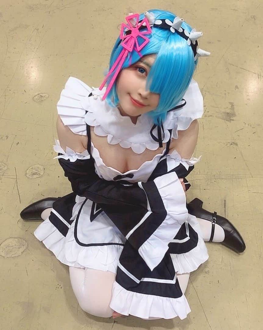 のインスタグラム：「レムりんりんりん 5月にリベンジする🔥 ' . .. .,.,.,.. .............. . ... . . . . . . . . . . . . . . . . . . . . . . . . . .  #リゼロ  #リゼロから始める異世界生活  #レム  #selfie #follow #followme  #フォロワー募集中 #フォロワー増やしたい #フォローミー #粉我  #japanese #japanesegirl #팔로우　#アニメ　#anime  #팔로우환영 #팔로미 #팔로우미 #팔로우그램 #얼스타그램　 #전신샷　#cosplay　#写真　 #셀카　 #셀카그램  #cosplay #cosplayer #自撮り　#japaneseculture  #コスプレ」