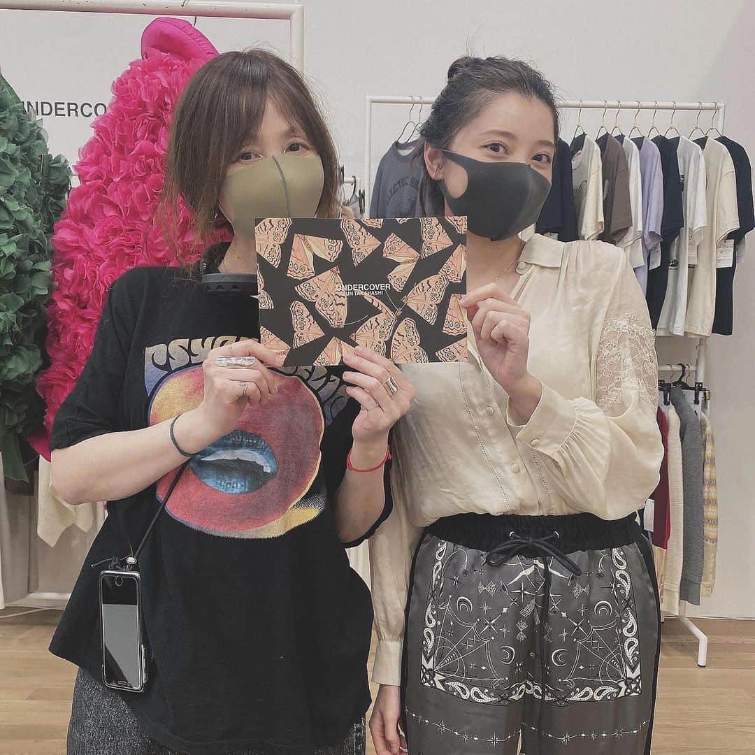 大石絵理のインスタグラム：「お久しぶりのYOUさん☺️😘 いつもおしゃれで素敵🖤 @undercover_lab」