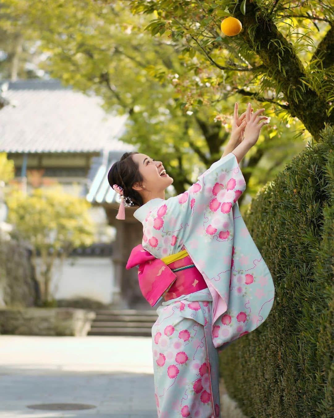 由地成美のインスタグラム：「👘⛩ ， ， camera▶ @PhotoFujii   #由地成美   #着物 #着物コーディネート #大宰府 #大宰府天満宮 #ポートレート #ポートレートモデル #被写体 #モデル #撮影会  #福岡撮影会 #ポトレ #撮影モデル #写真撮ってる人と繋がりたい #写真好きな人と繋がりたい #japan #girl #cute #sexy  #beauty #model #love #photo #follow #dress #black #kimono」