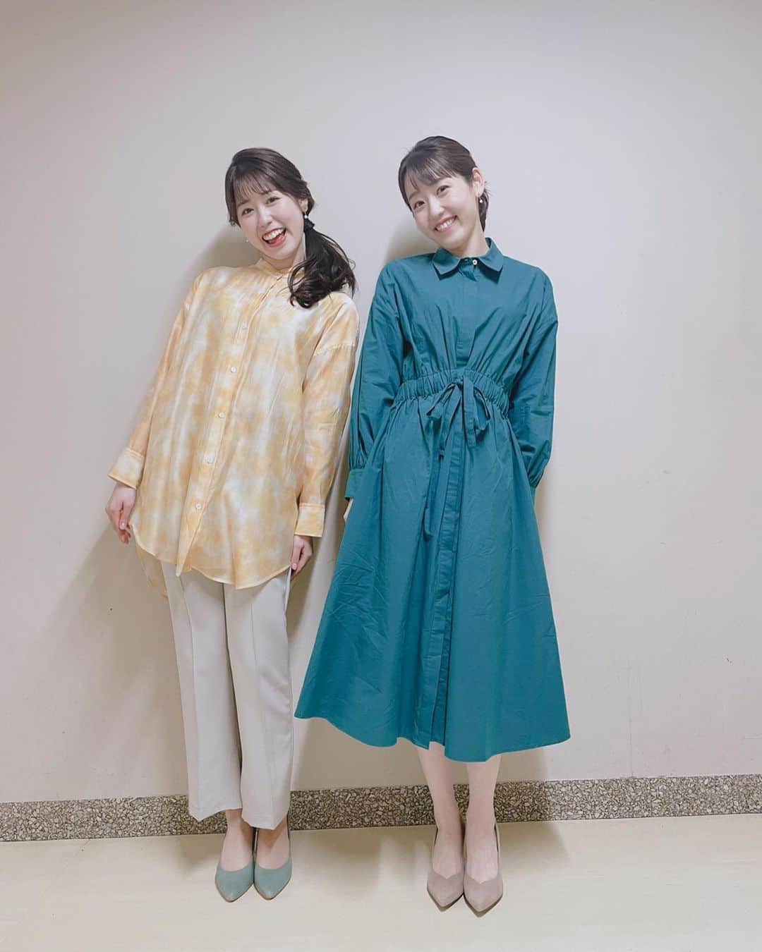 中根夕希のインスタグラム：「イマナマ🍋終わりに。 この春、8年目を迎えました同期の河村ちゃんと🌸🌸 やっぱり一緒にいると楽しいいいいいいいい〜😂💕 2人でクルクル回っとりますw  そして！新年度より始めました。 いつもイマナマでは 上半身しか映らない衣装が寂しくて🥲 全身コーデをストーリーに毎日アップしております！ スタイリストさんの渾身のコーディネート。 是非ご参考にして頂ければ…🙇‍♀️！♡  撮影:スタイリストさん📸  #同期　#8年目になりました！ #河村ちゃん　#らぶ♡ #これからも私たちをよろしくです🤍 #イマナマ　#コーディネート #くるくる　#躍動感w  #rcc」